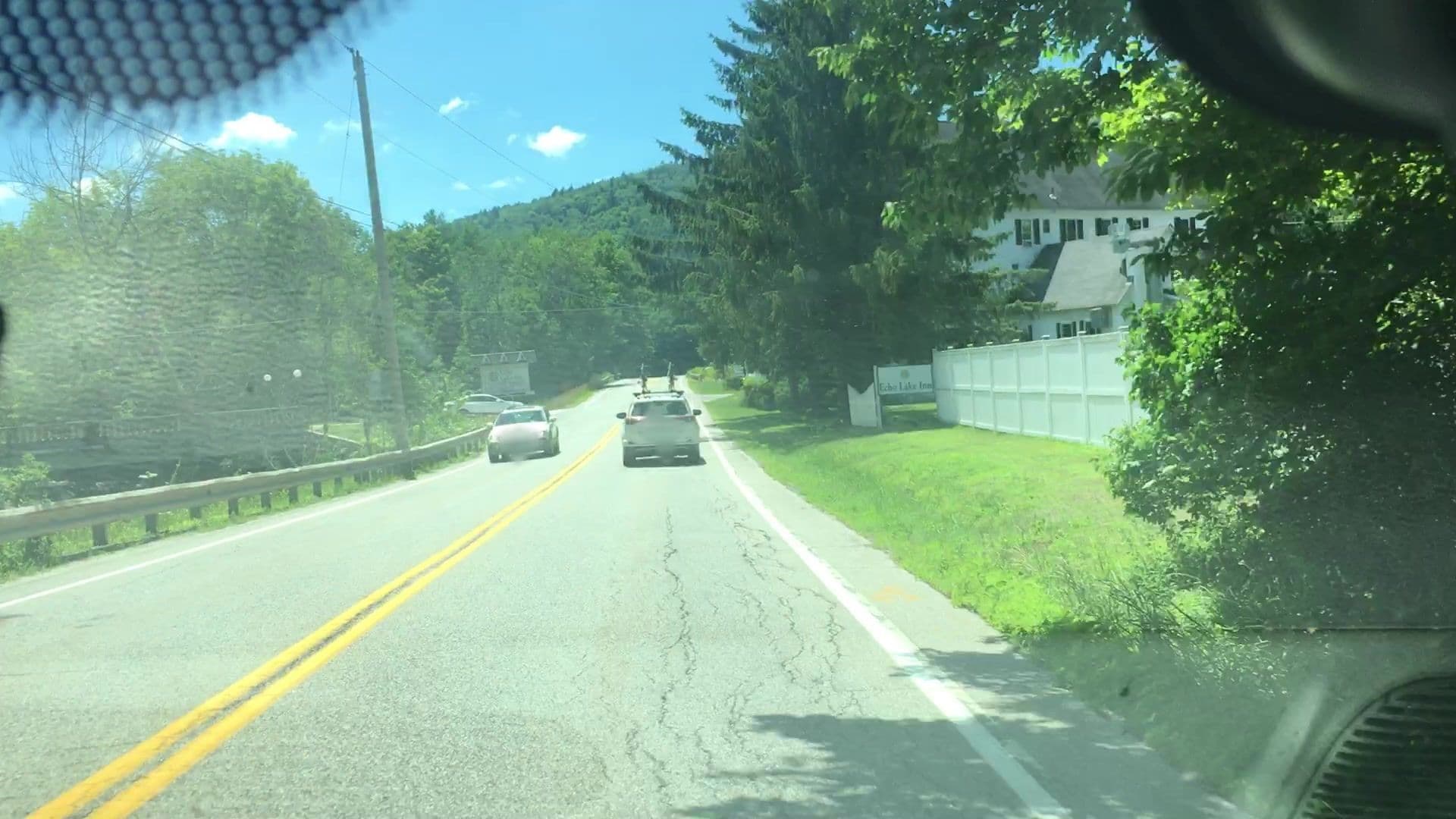 Street view near Inn at Water's Edge, Clarendon — © lvl5 (CC BY-SA · Mapillary)