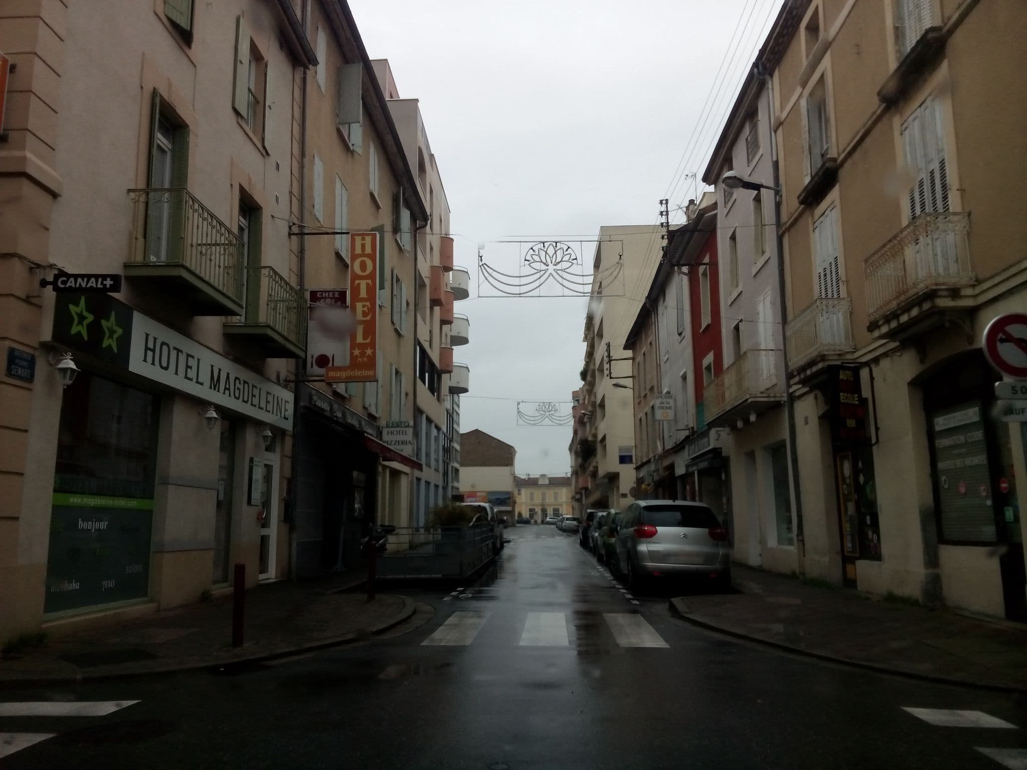 Street view near Hôtel Magdeleine, Romans-sur-Isère — © bmortgat (CC BY-SA · Mapillary)
