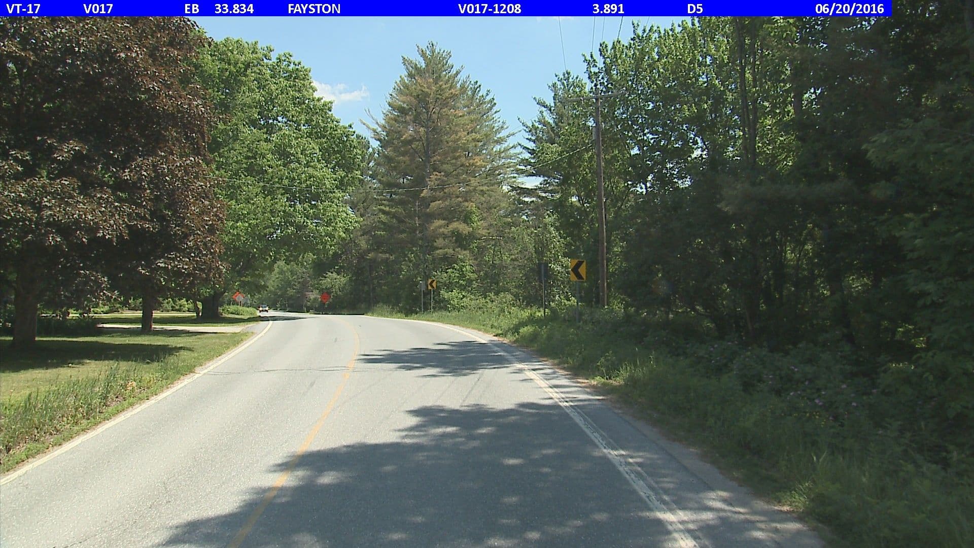 Street view near The Griff Inn, Moretown — © vtrans_row (CC BY-SA · Mapillary)
