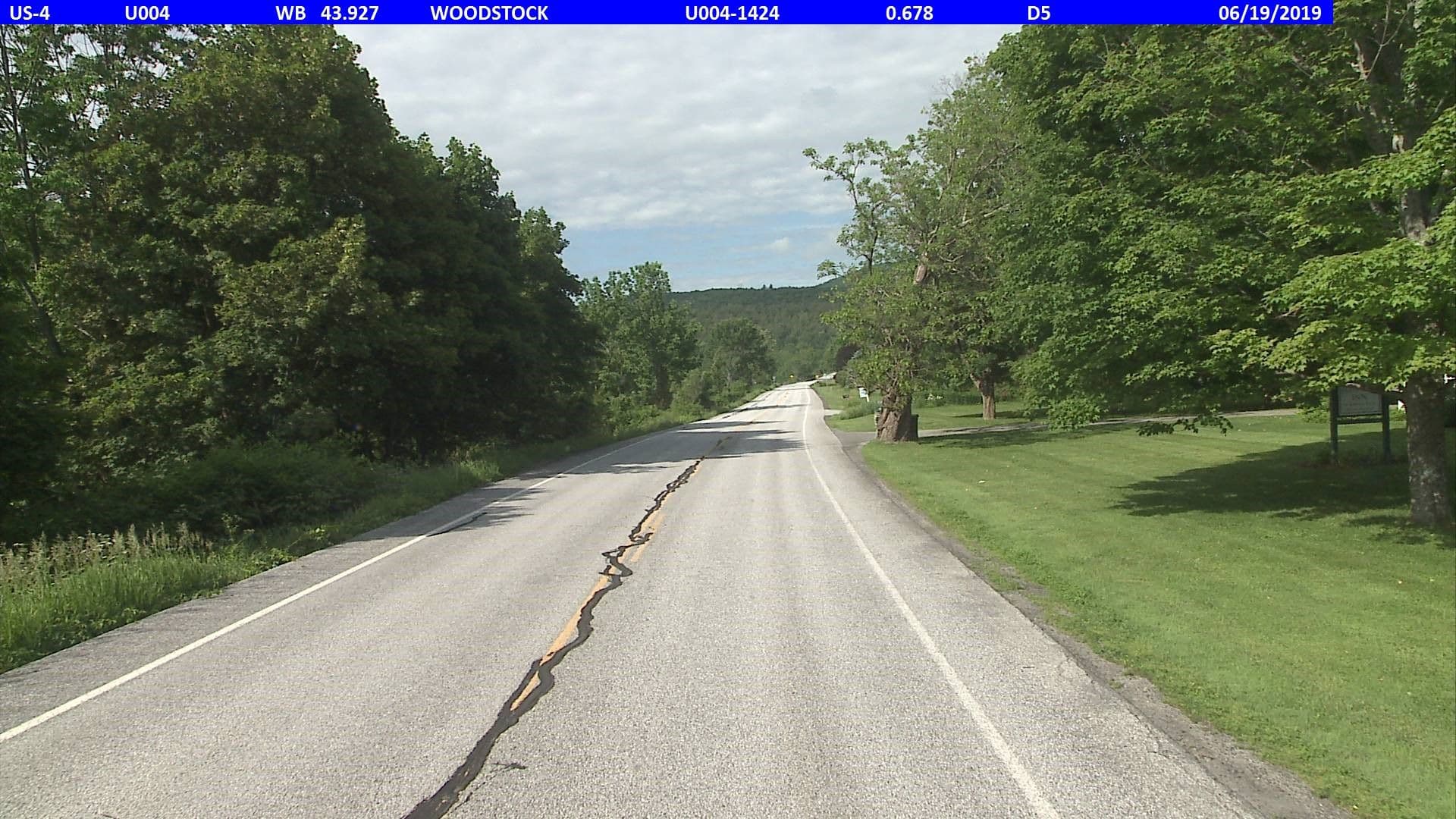 Street view near Farmhouse Inn at Robinson Farm, White River Junction — © vtrans_row (CC BY-SA · Mapillary)