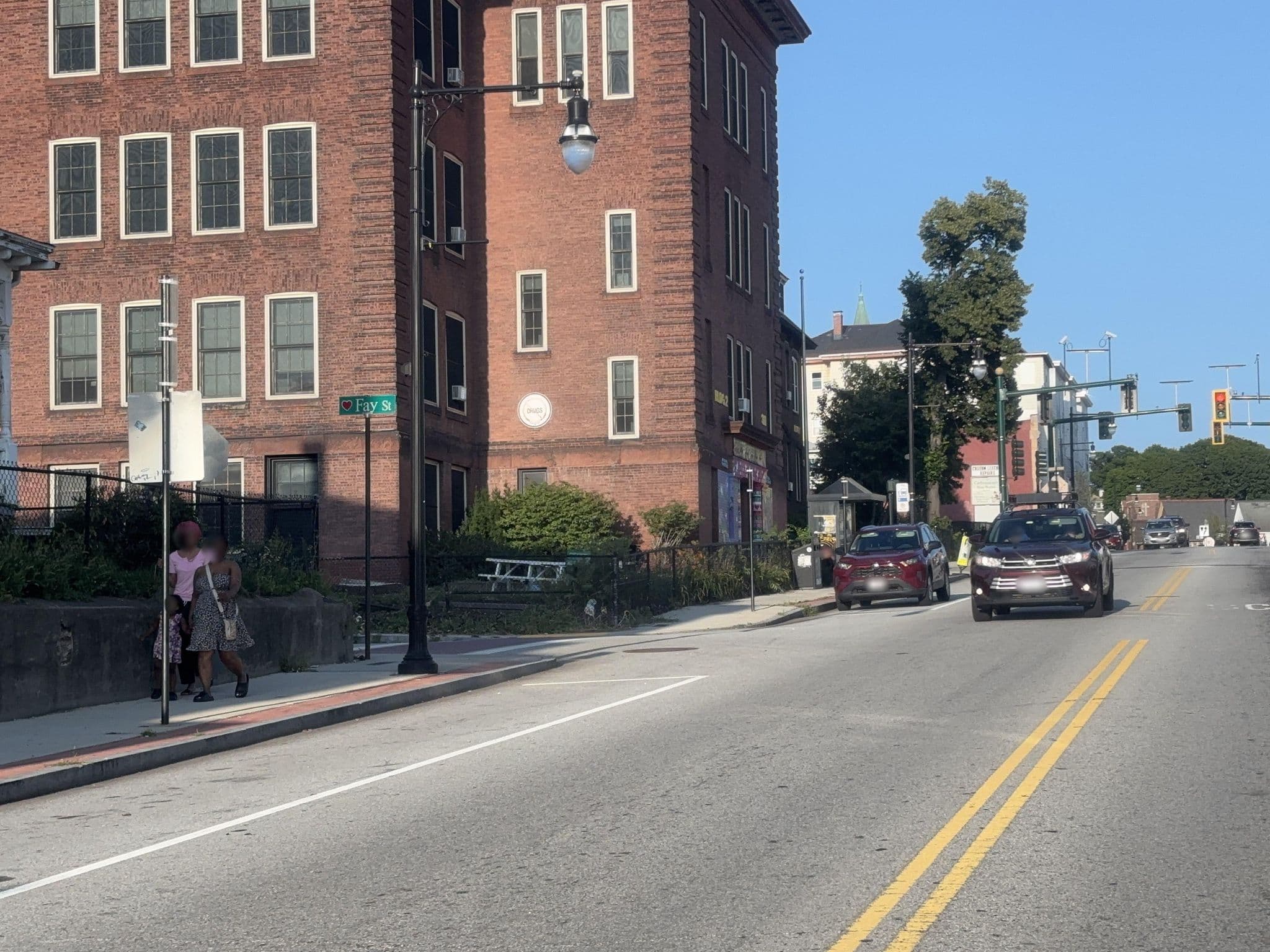 Street view near Diamond Inn, Worcester — © Lanka6359 (CC BY-SA · Mapillary)