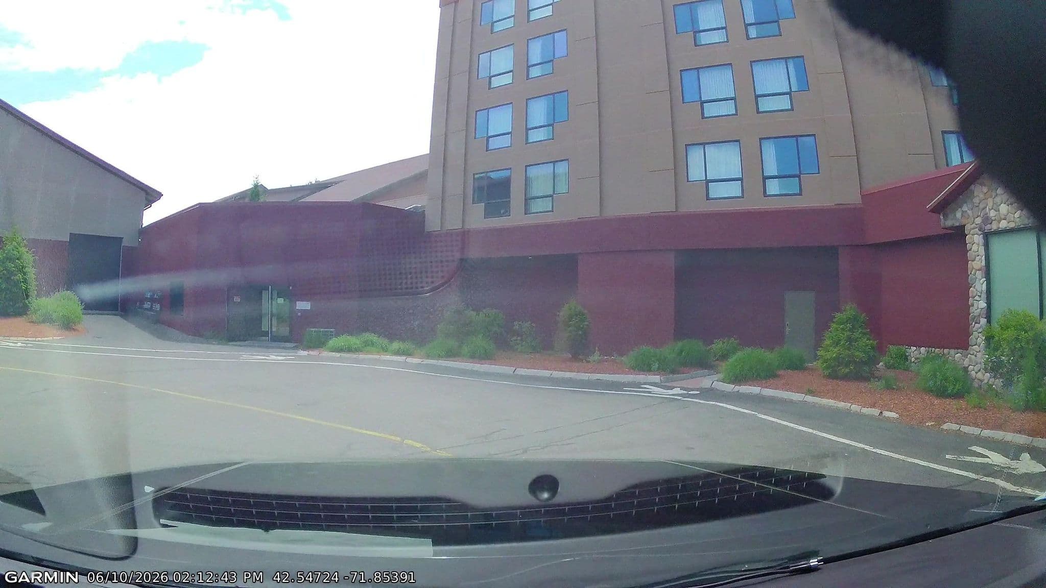 Street view near Courtyard by Marriott Fitchburg, Fitchburg — © Lanka6359 (CC BY-SA · Mapillary)