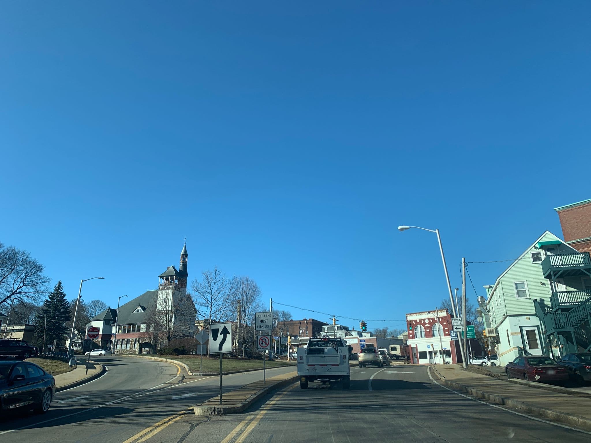 Street view near MacDonald Hotel, Marlborough — © klynn8989 (CC BY-SA · Mapillary)