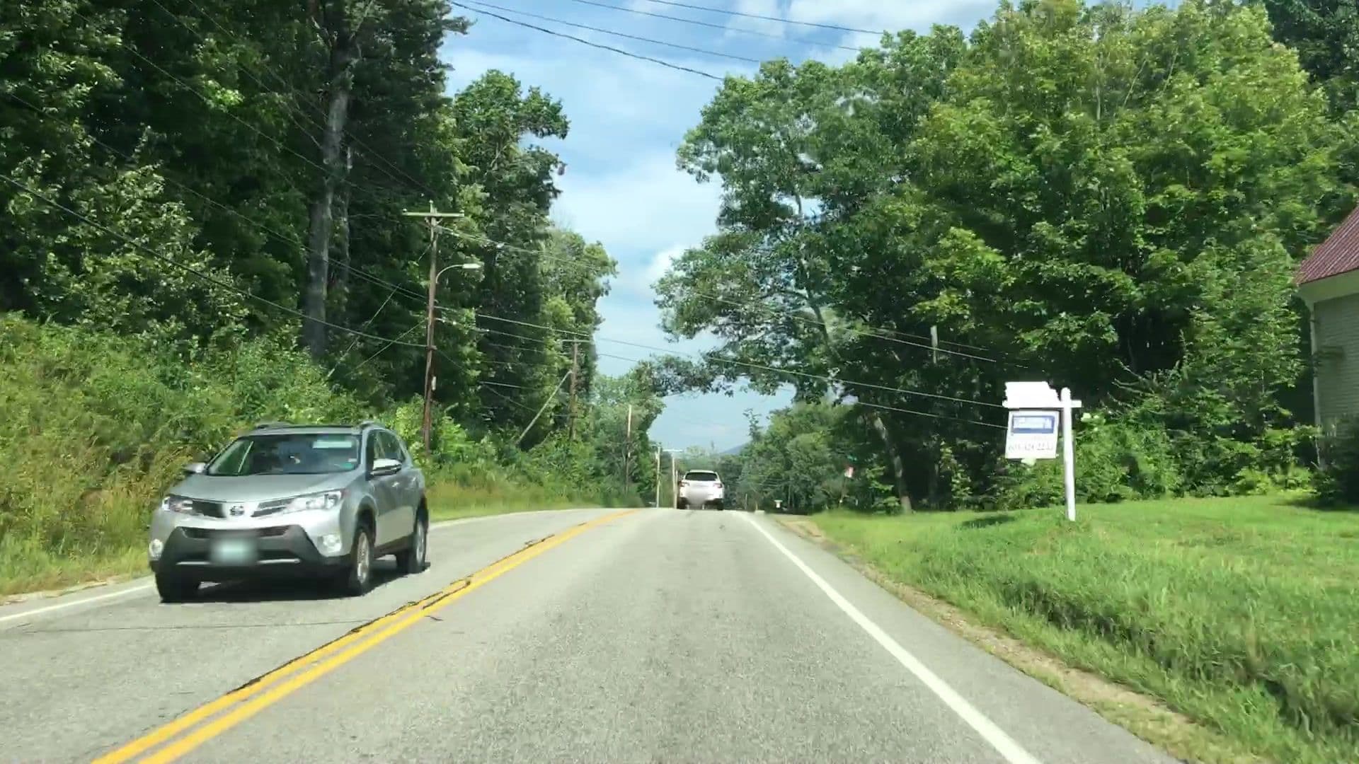 Street view near Phillips House & Cottages, Sanbornton — © lvl5 (CC BY-SA · Mapillary)
