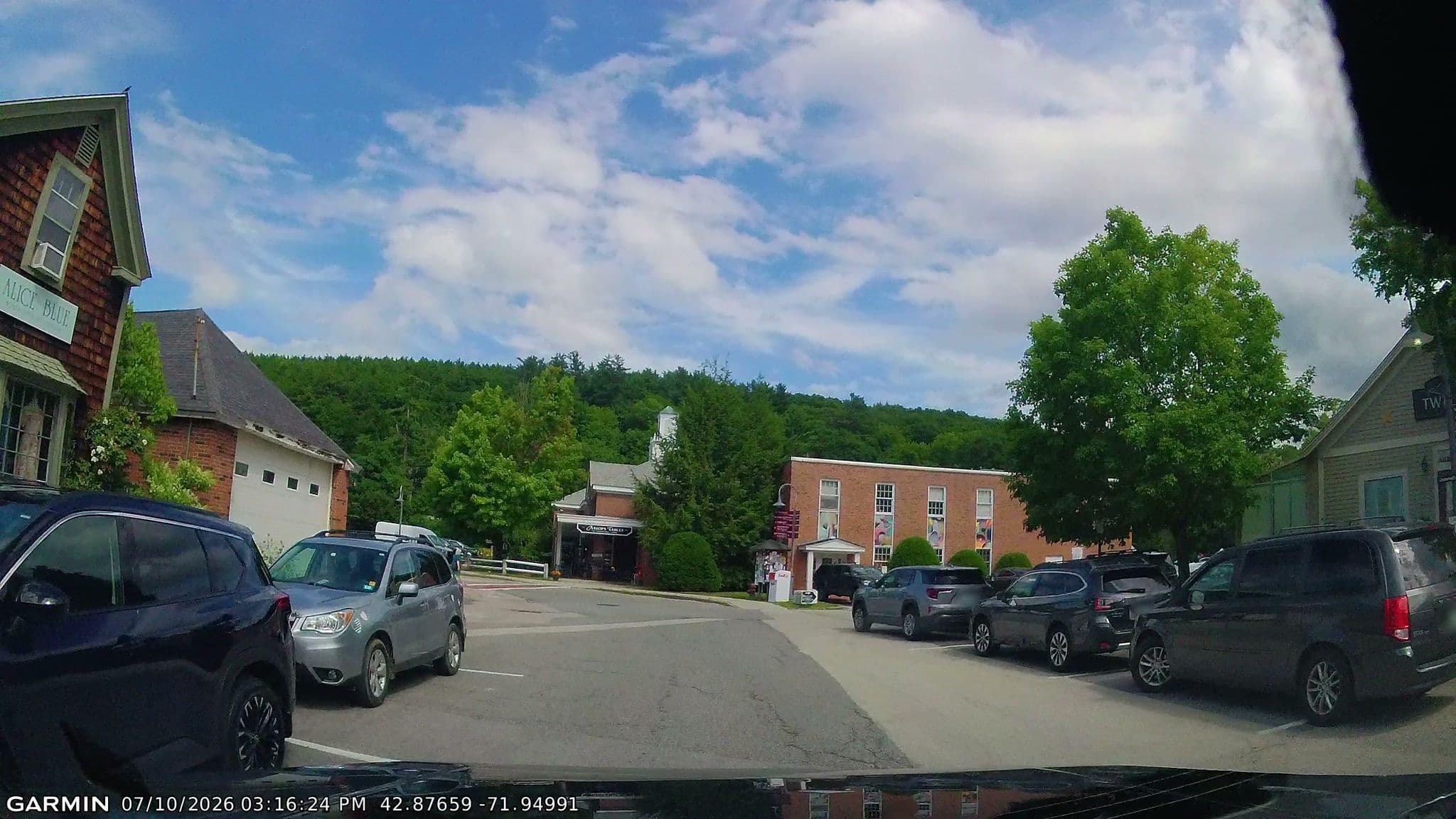 Street view near Wisteria Cottage, Peterborough — © Lanka6359 (CC BY-SA · Mapillary)