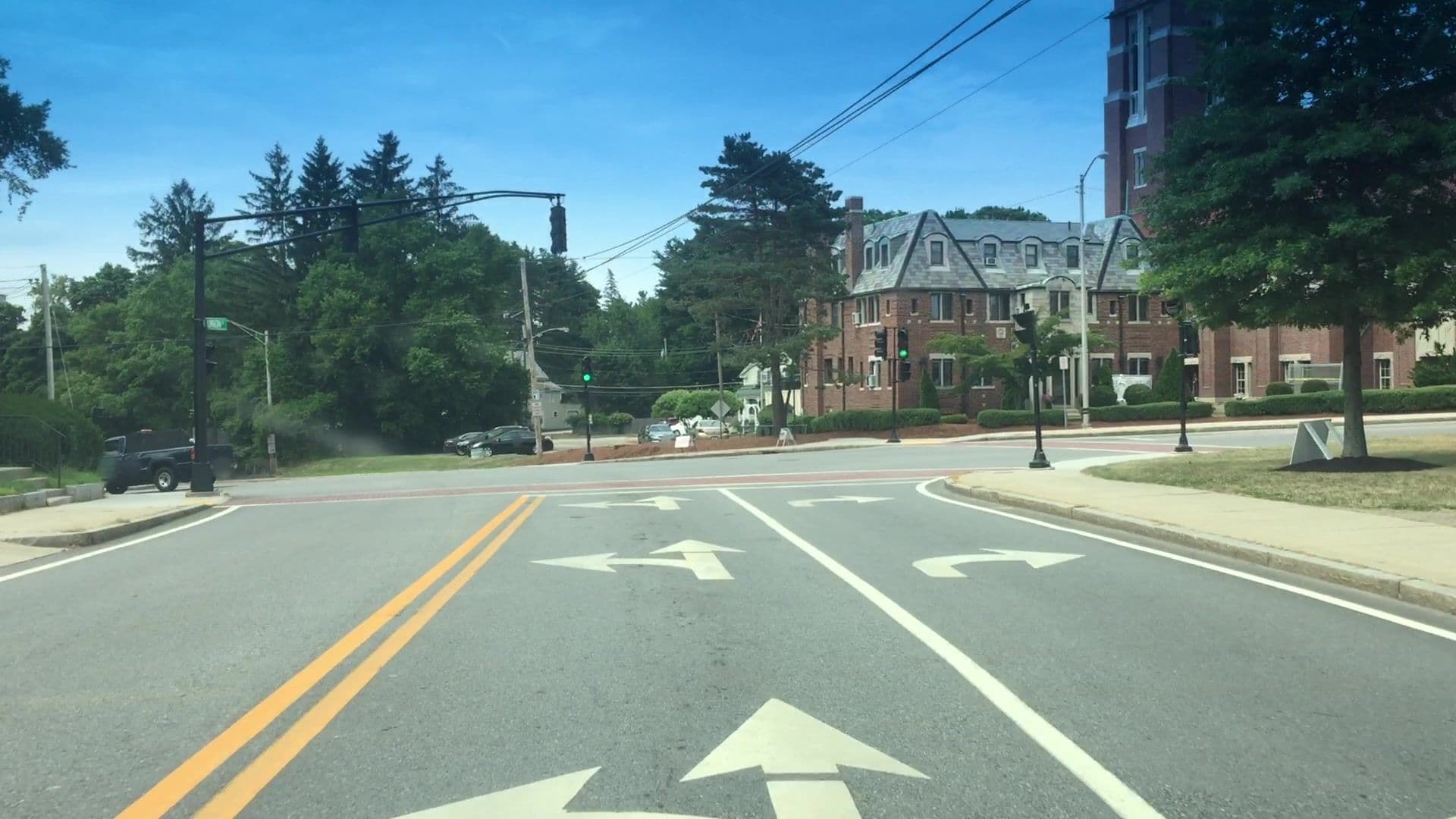Street view near Ye Olde Elevan Inn, Medway — © lvl5 (CC BY-SA · Mapillary)