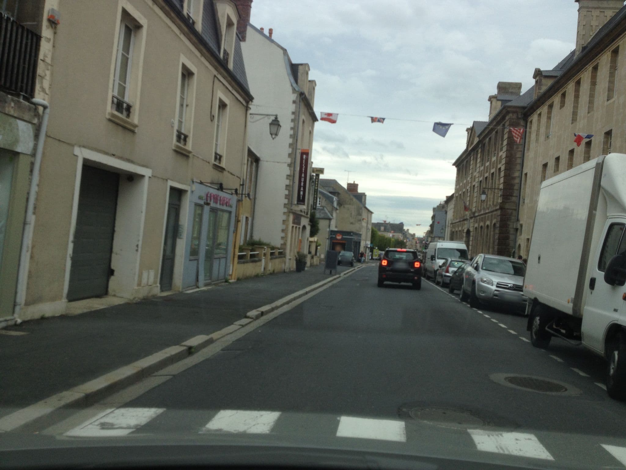 Street view near Hôtel Saint-Patrice, Bayeux — © jglacerda (CC BY-SA · Mapillary)
