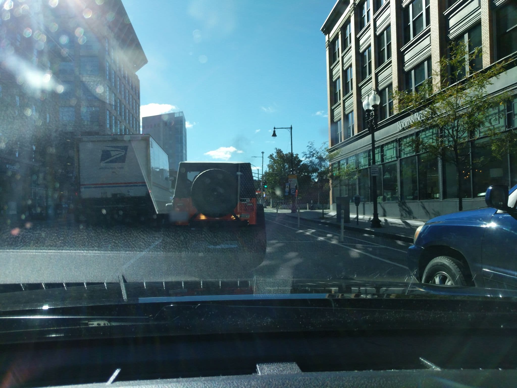 Street view near The Apocalyptic Clown Party, Back Bay — © lxmbos1 (CC BY-SA · Mapillary)