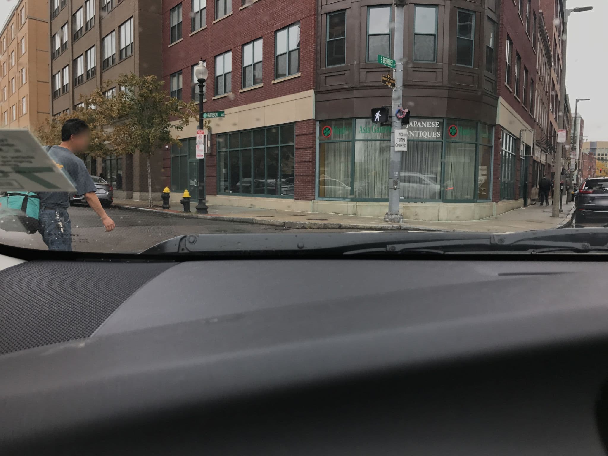 Street view near Pine Street Inn, South Boston — © lxmbos9 (CC BY-SA · Mapillary)