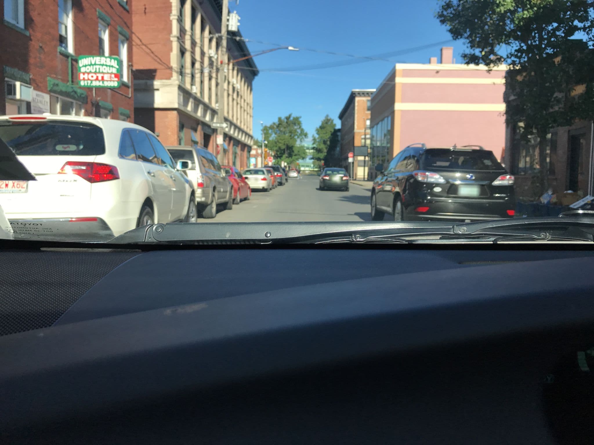 Street view near Hotel Stanley, Chelsea — © lxmbos9 (CC BY-SA · Mapillary)