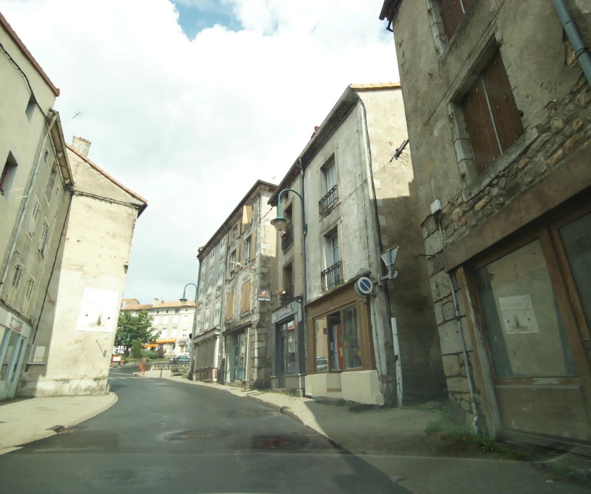 Street view near Gîte d'étape communal, Saugues — © sogefi (CC BY-SA · Mapillary)