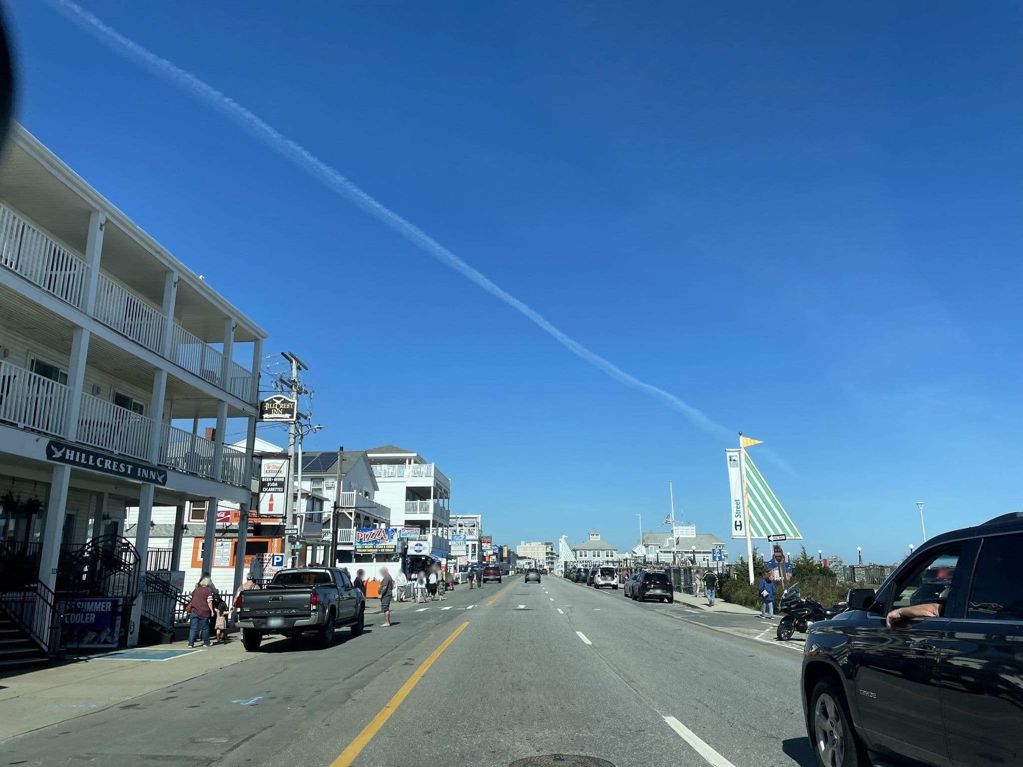 Street view near poolside at CT Village Inn, Hampton Beach — © batterystaple (CC BY-SA · Mapillary)