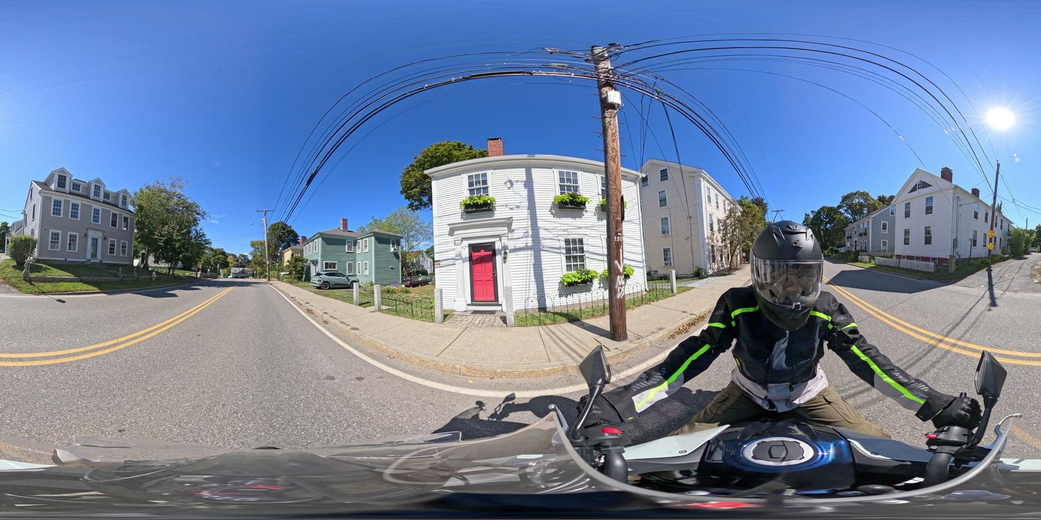 Street view near Yuletide Inn, Gloucester — © Commonwealth360 (CC BY-SA · Mapillary)
