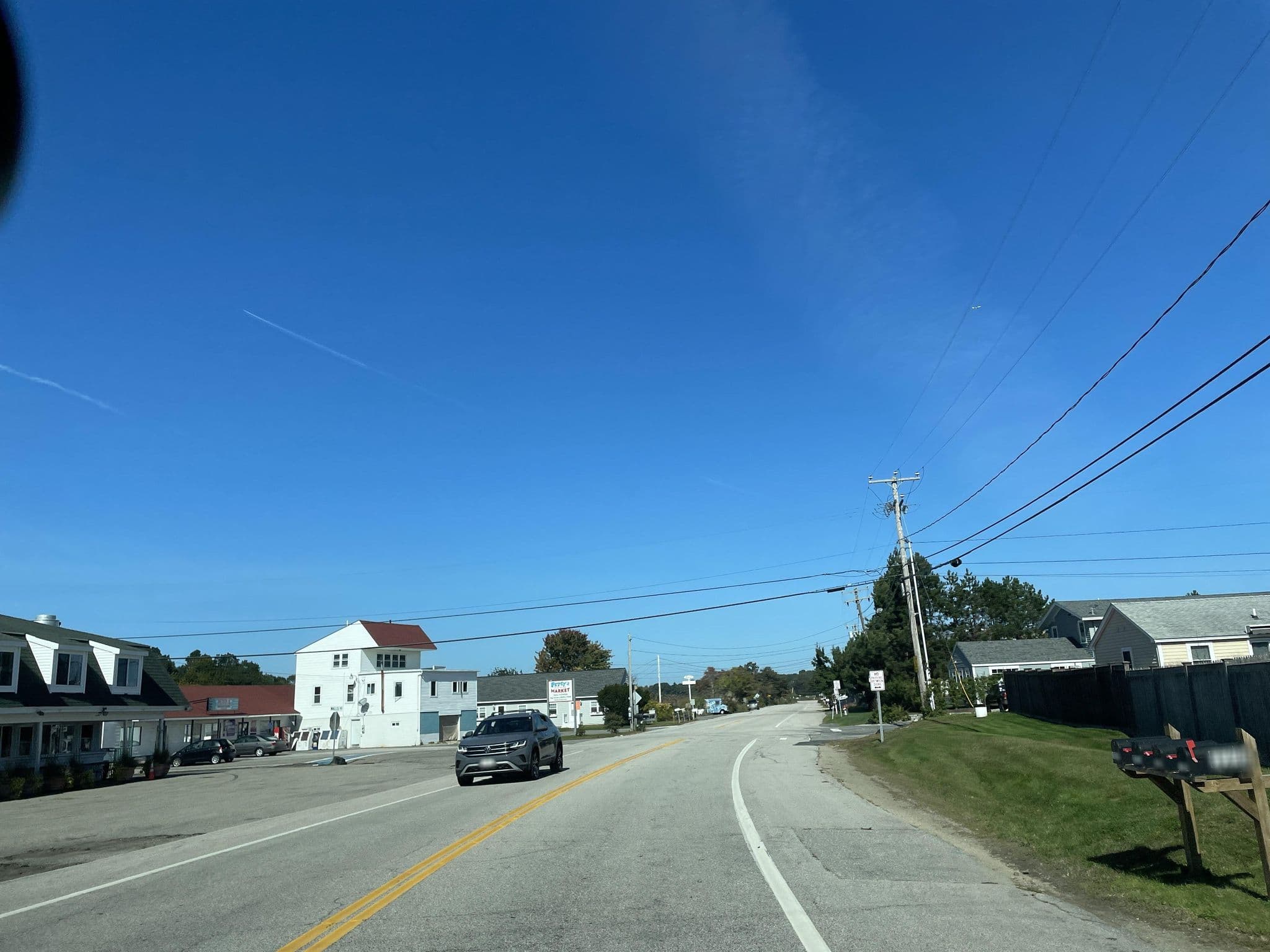 Street view near The Driftwood, Kittery Point — © batterystaple (CC BY-SA · Mapillary)