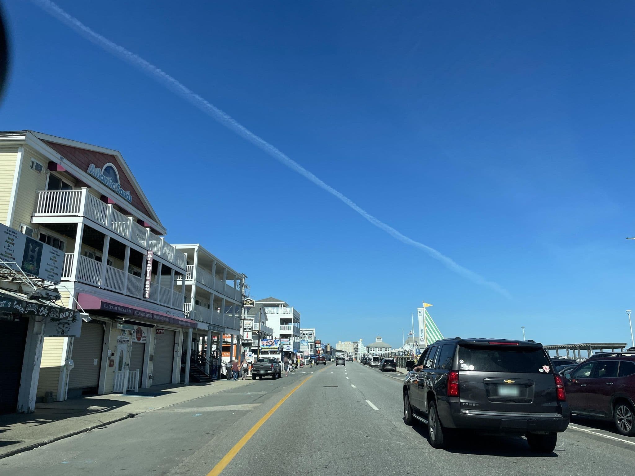 Street view near The Puritan Inn, Hampton Beach — © batterystaple (CC BY-SA · Mapillary)