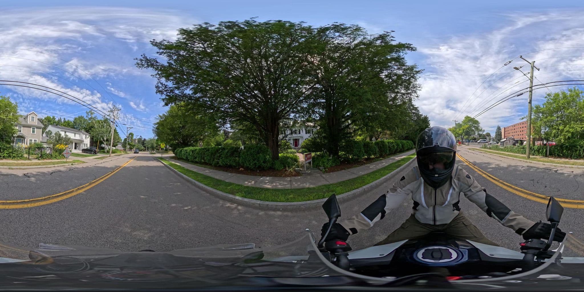 Street view near Governor's House, Kittery — © Commonwealth360 (CC BY-SA · Mapillary)