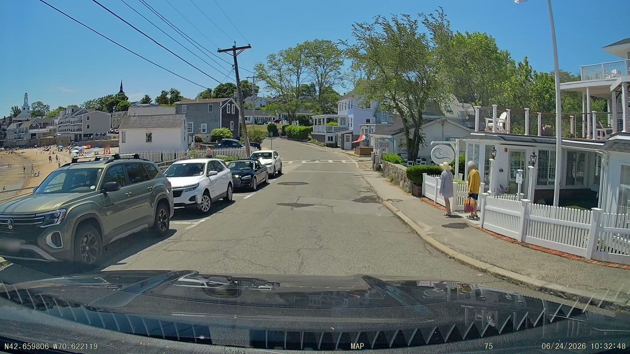 Street view near Peg Leg Inn, Gloucester — © Lanka6359 (CC BY-SA · Mapillary)