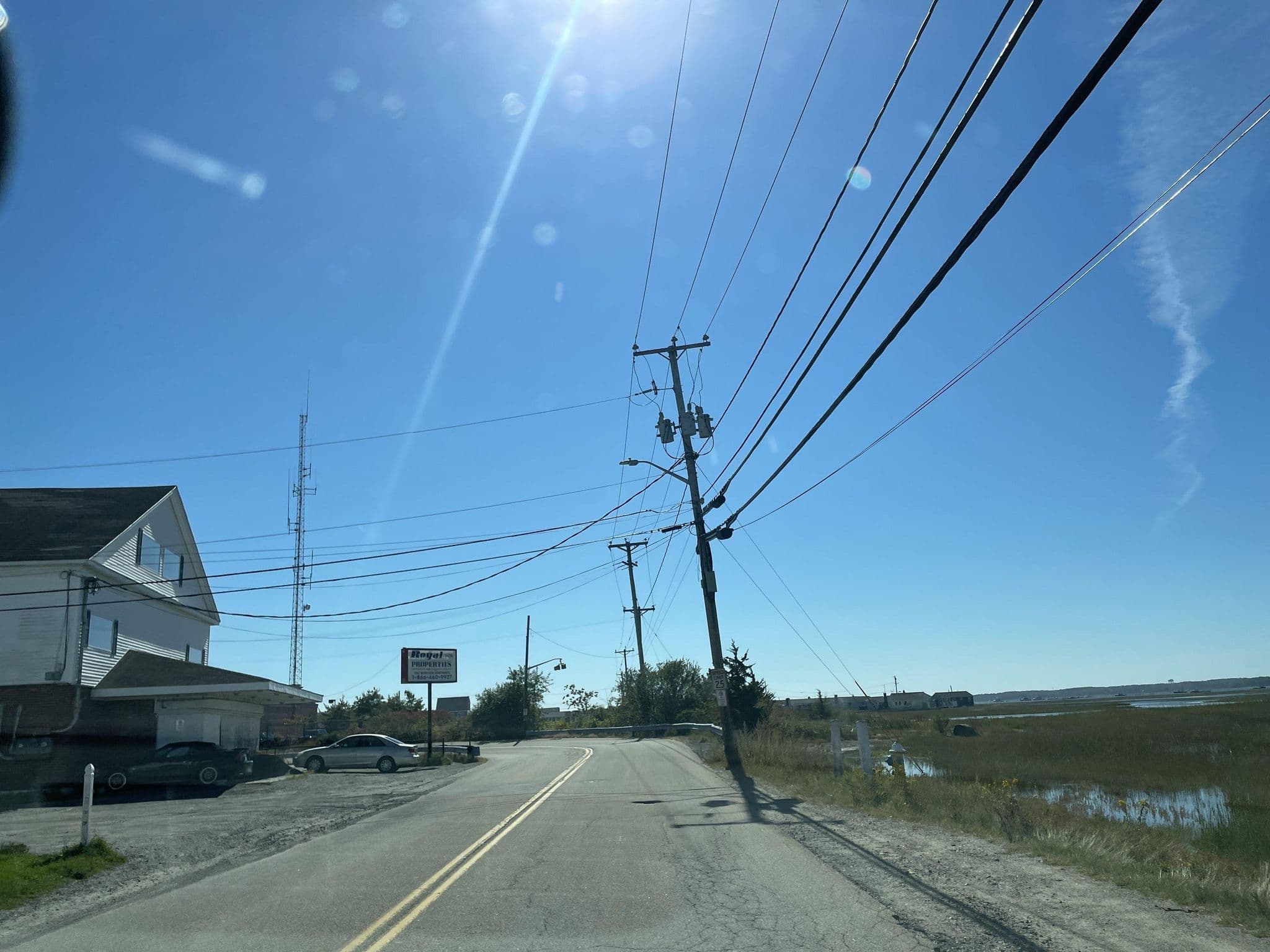 Street view near mainsail hotel pool, Hampton Beach — © batterystaple (CC BY-SA · Mapillary)