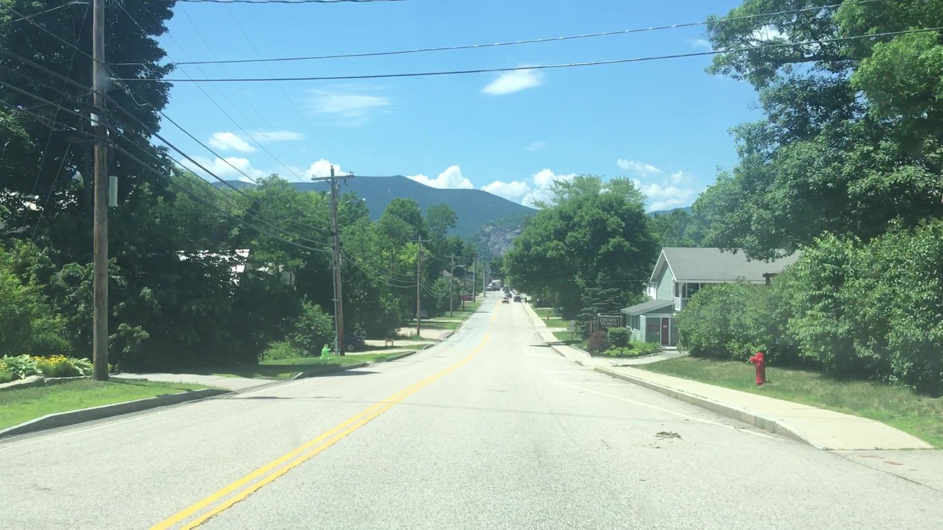 Street view near Oxen Yoke Motel, North Conway — © lvl5 (CC BY-SA · Mapillary)