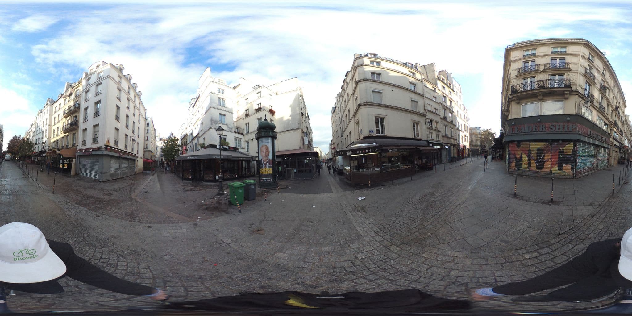 Street view near Le Cardinal, Paris 04 Hôtel-de-Ville — © geovelo (CC BY-SA · Mapillary)