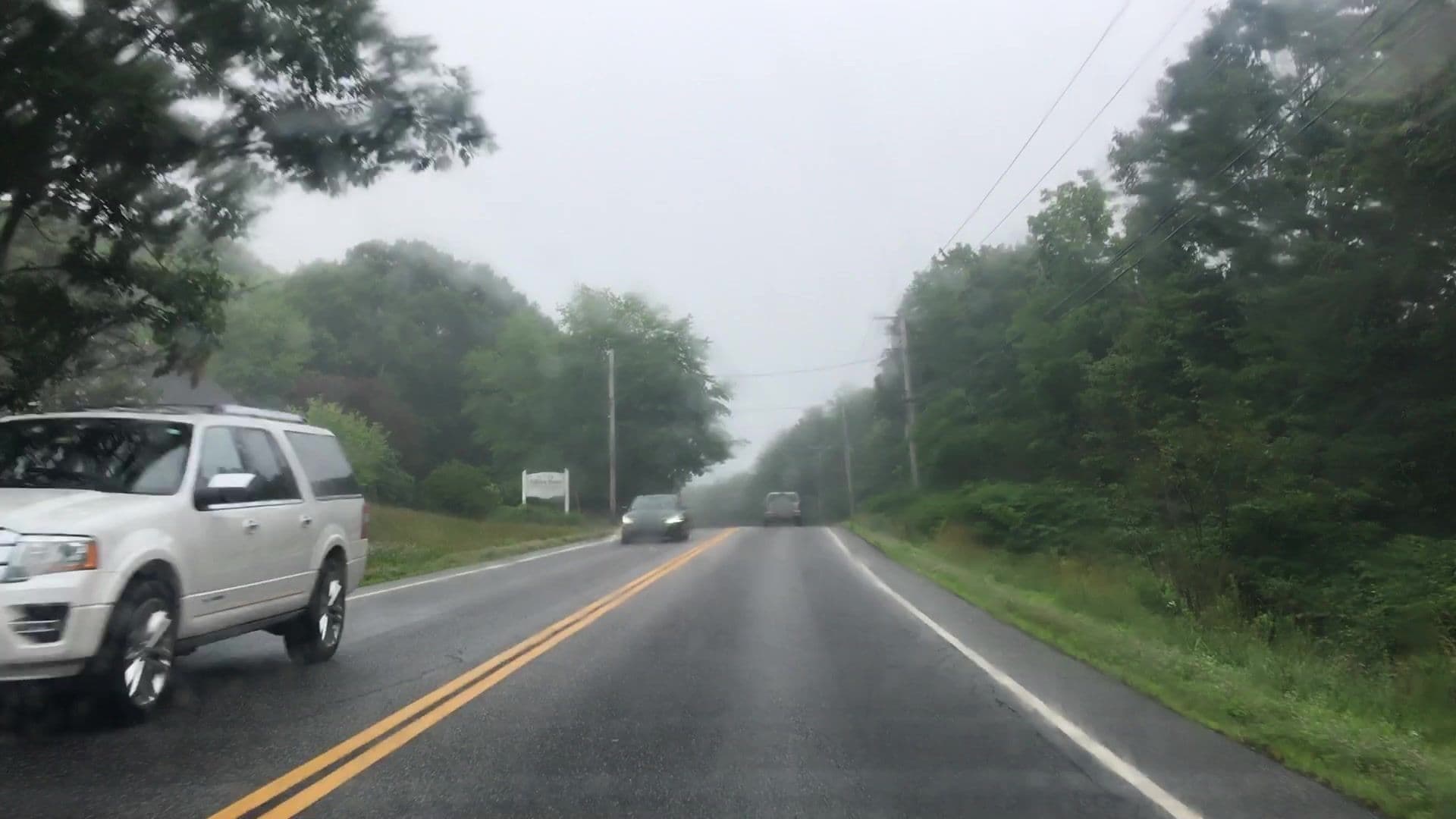 Street view near Smugglers Cove Inn, Boothbay — © lvl5 (CC BY-SA · Mapillary)