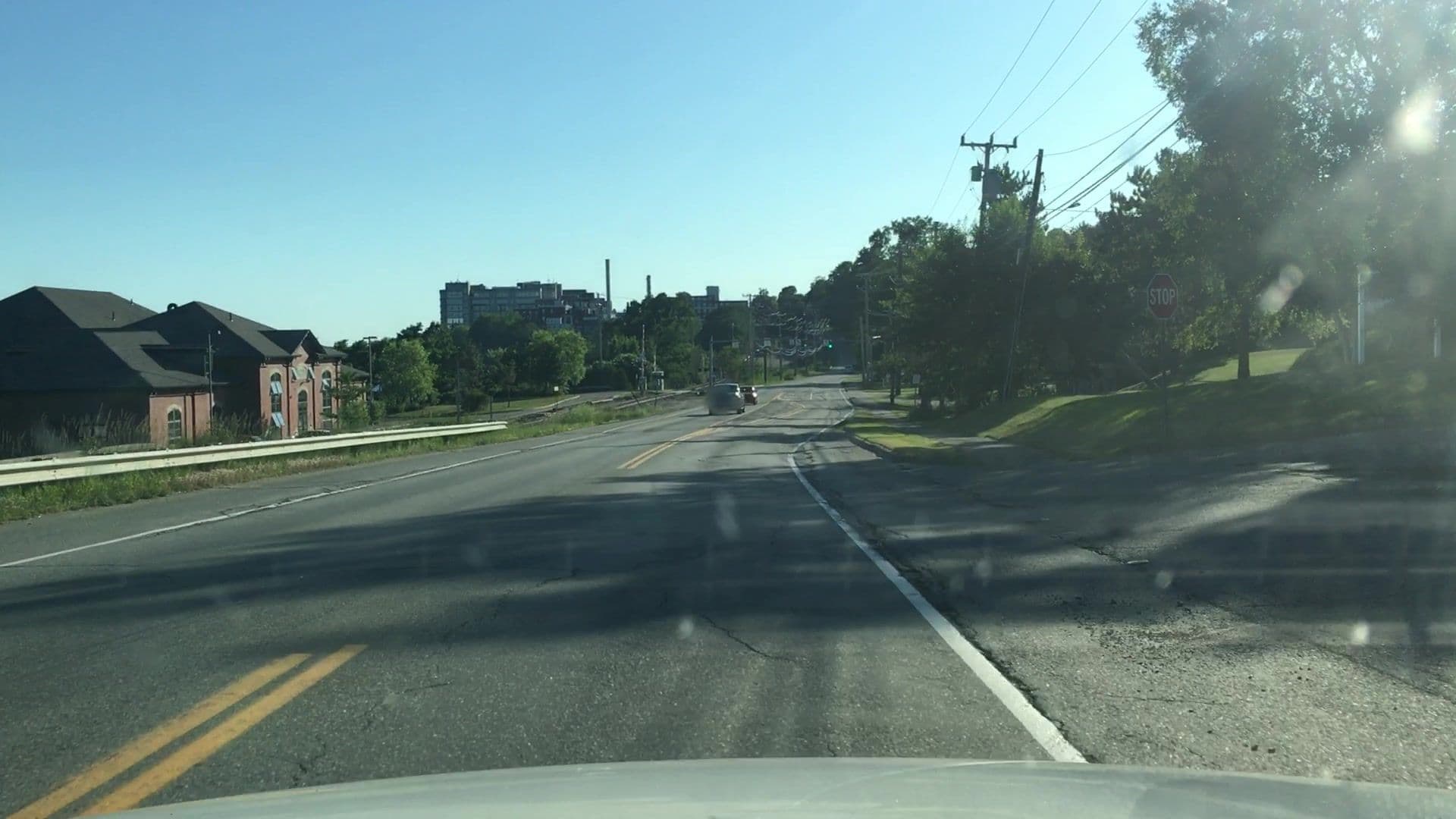 Street view near Ronald McDonald House, Brewer — © lvl5 (CC BY-SA · Mapillary)