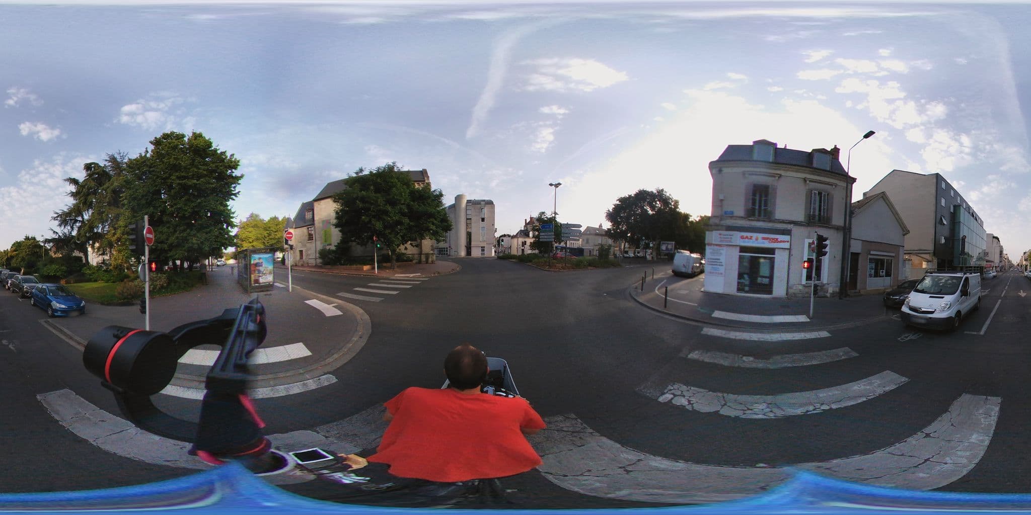 Street view near Au Relais Saint-Éloi, La Riche — © simon_geovelo (CC BY-SA · Mapillary)