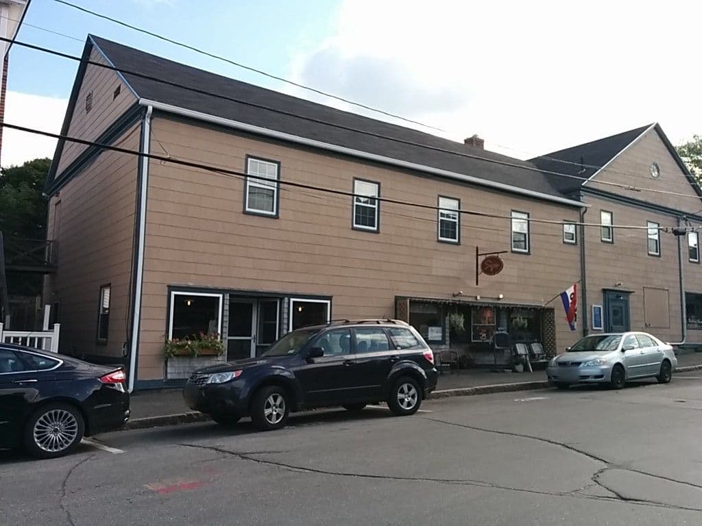 Street view near Cafe Dry Dock & Inn, Bar Harbor — © iandees (CC BY-SA · Mapillary)
