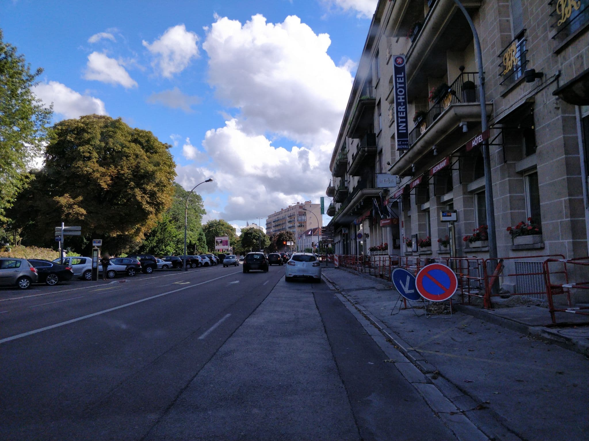 Street view near Le Royal, Troyes — © zouzou (CC BY-SA · Mapillary)