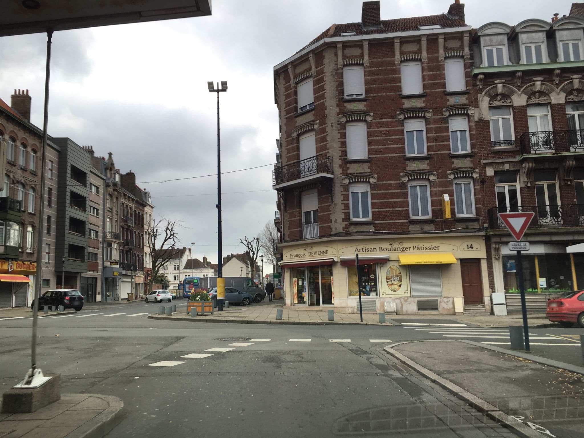 Street view near Hôtel Le Bretagne, Dunkirk — © cquest (CC BY-SA · Mapillary)