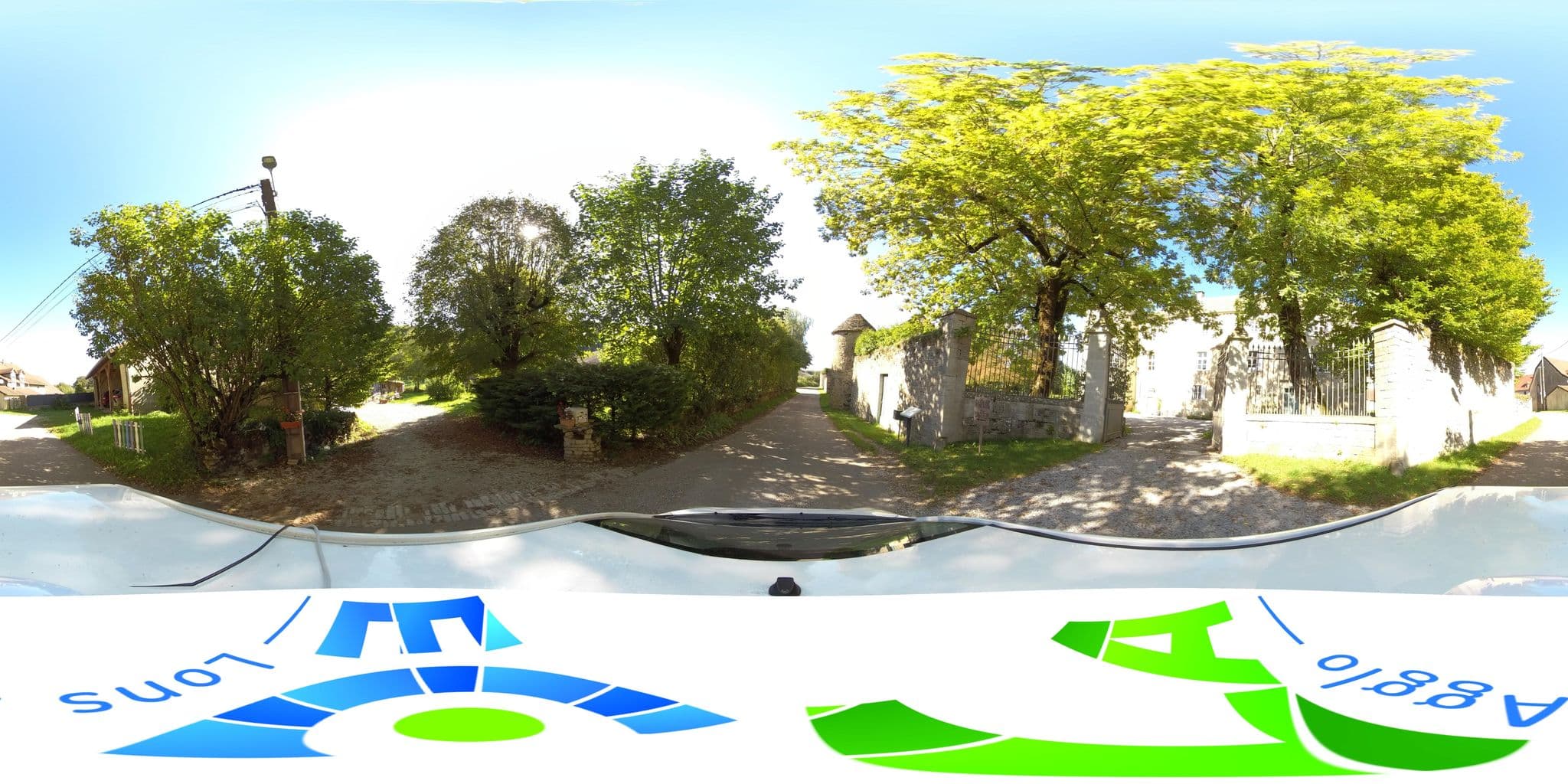 Street view near La Porterie du Château, Perrigny — © mnicolas (CC BY-SA · Mapillary)