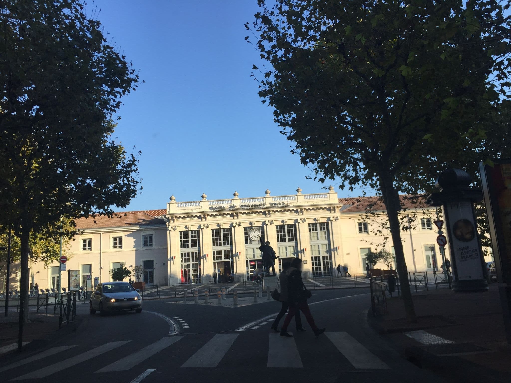Street view near Hôtel de Paris, Valence — © zimmy (CC BY-SA · Mapillary)
