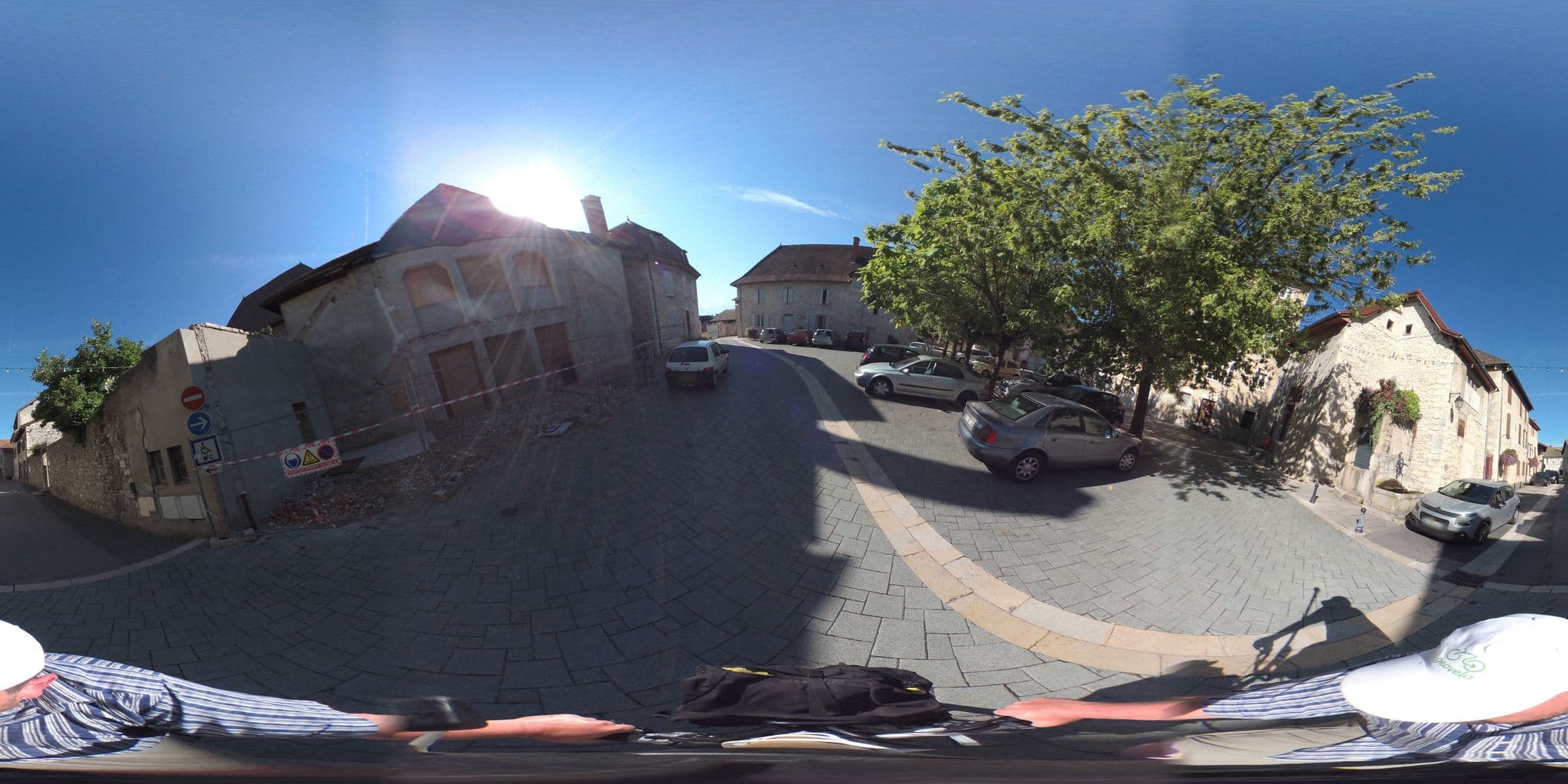 Street view near Chambres d'hôtes des Franciscaines, Morestel — © simon_geovelo (CC BY-SA · Mapillary)