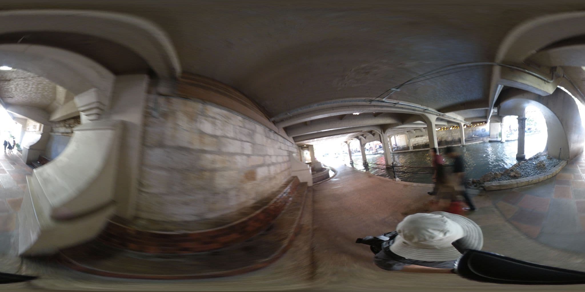 Street view near Riverwalk Vista, San Antonio — © kre3d (CC BY-SA · Mapillary)