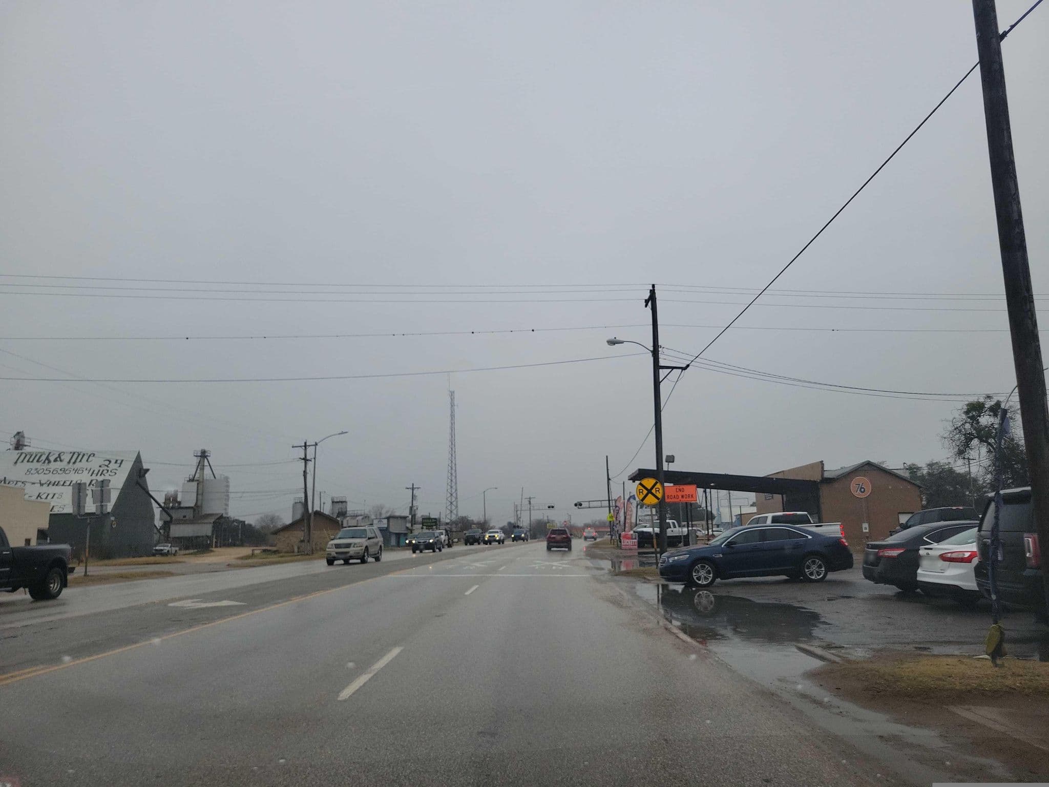 Street view near Shale-Lodging, Jourdanton — © Montrose_Lyle (CC BY-SA · Mapillary)