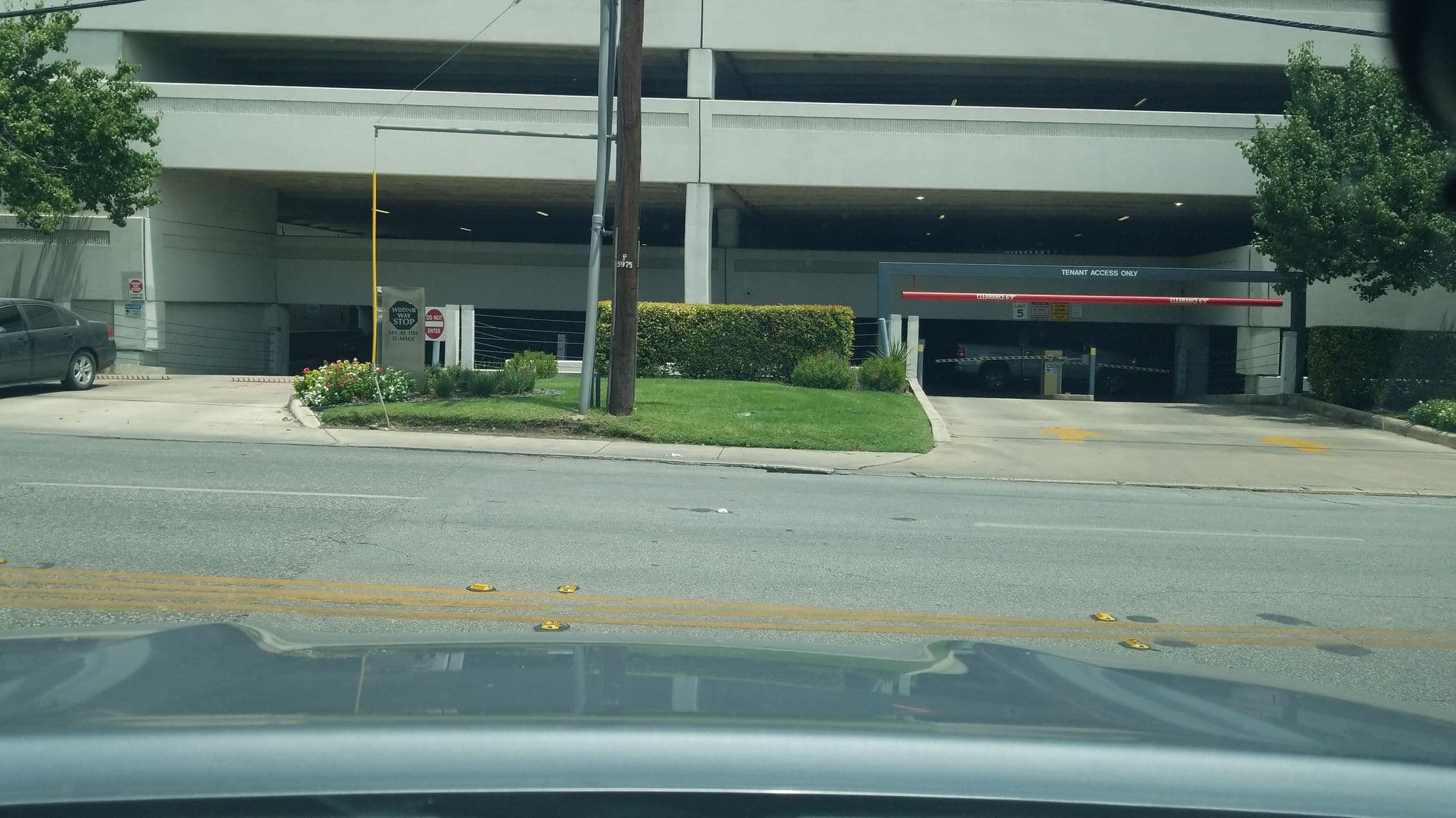 Street view near Hilton: Baywood, Castle Hills — © crashhn (CC BY-SA · Mapillary)