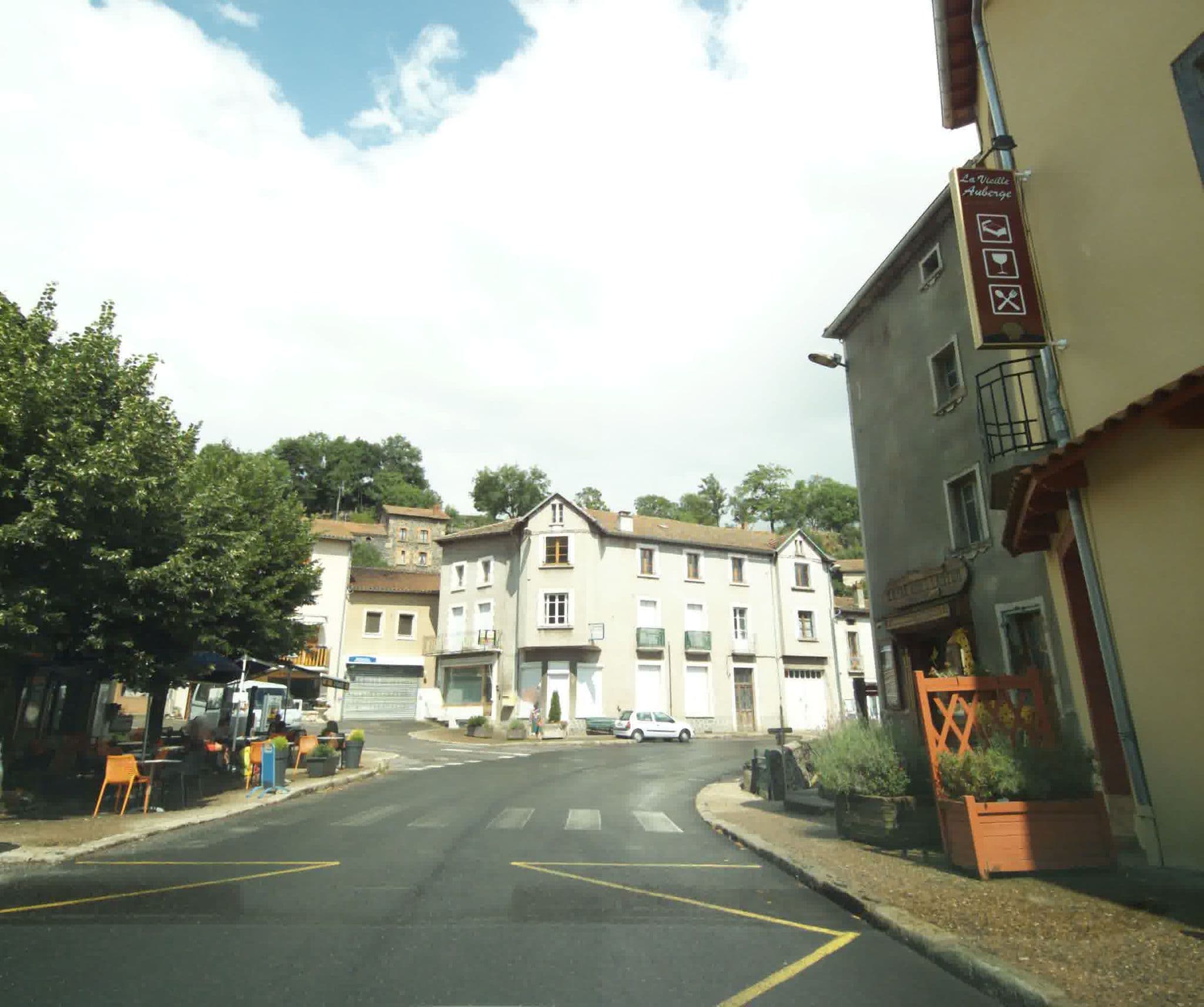 Street view near La Vieille Auberge, Bains — © sogefi (CC BY-SA · Mapillary)