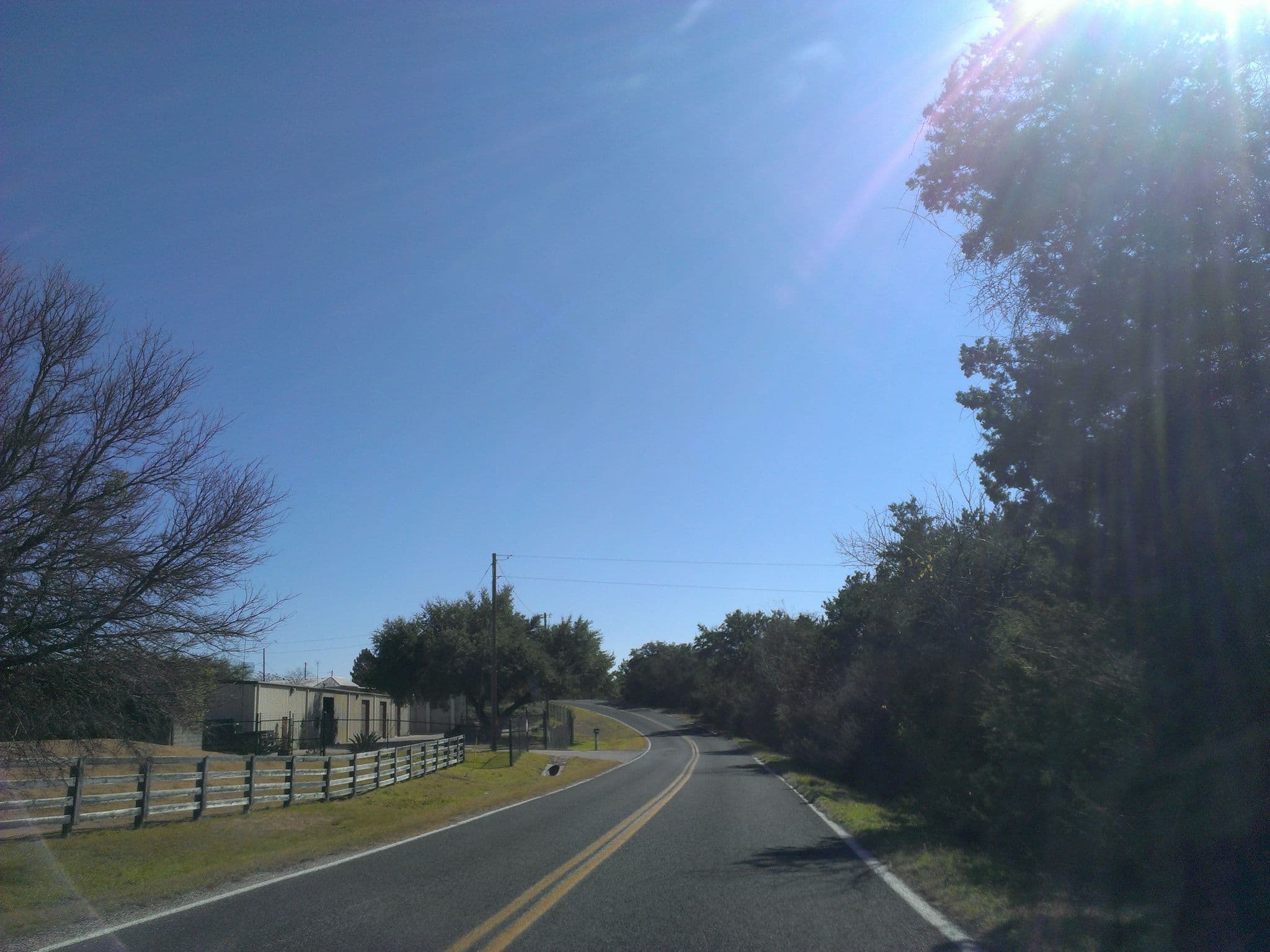 Street view near Openair Resort Spicewood, Briarcliff — © anabioze (CC BY-SA · Mapillary)