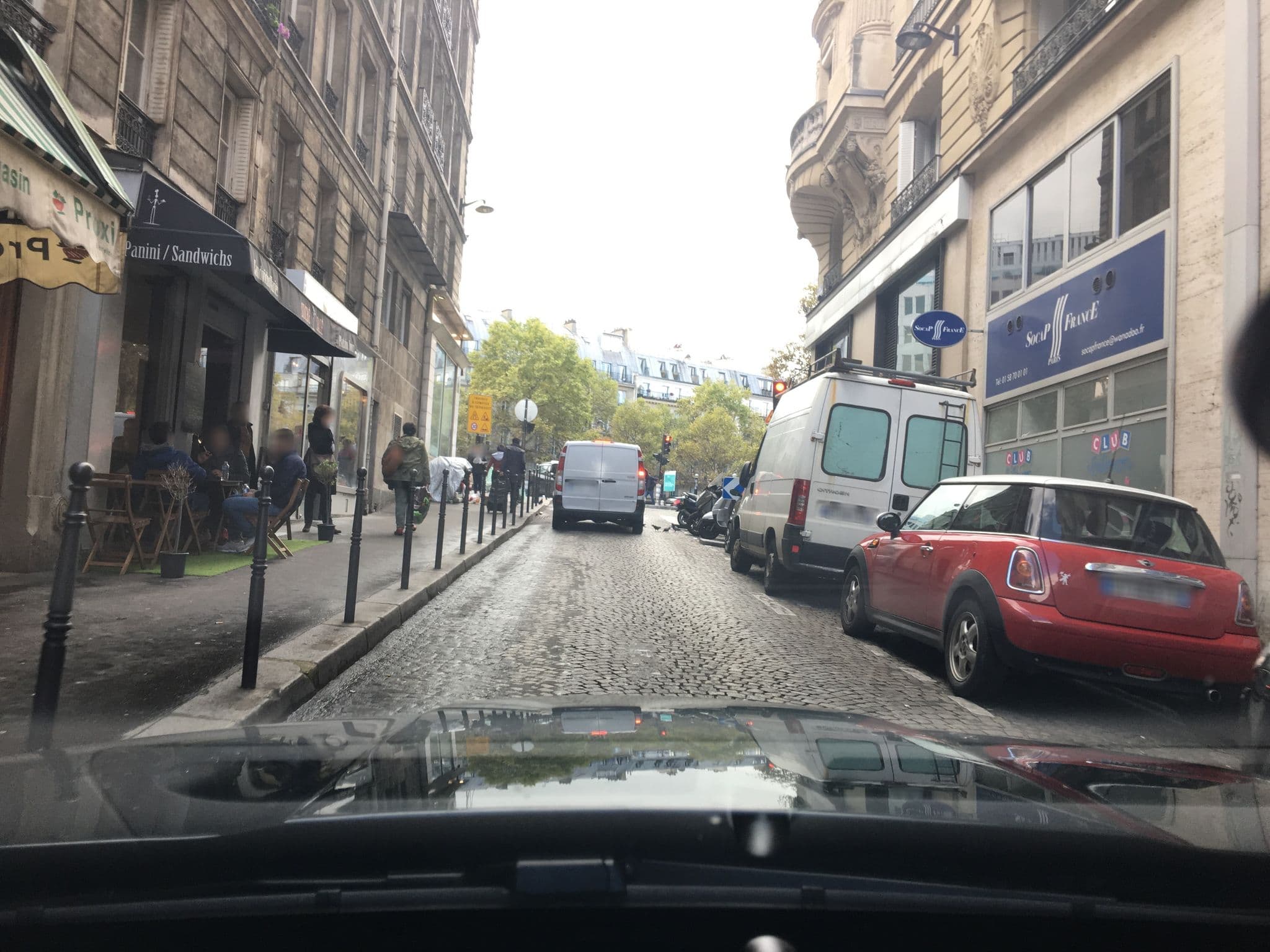 Street view near Hôtel Marmotel Étoile, Paris 16 Passy — © kgvx (CC BY-SA · Mapillary)