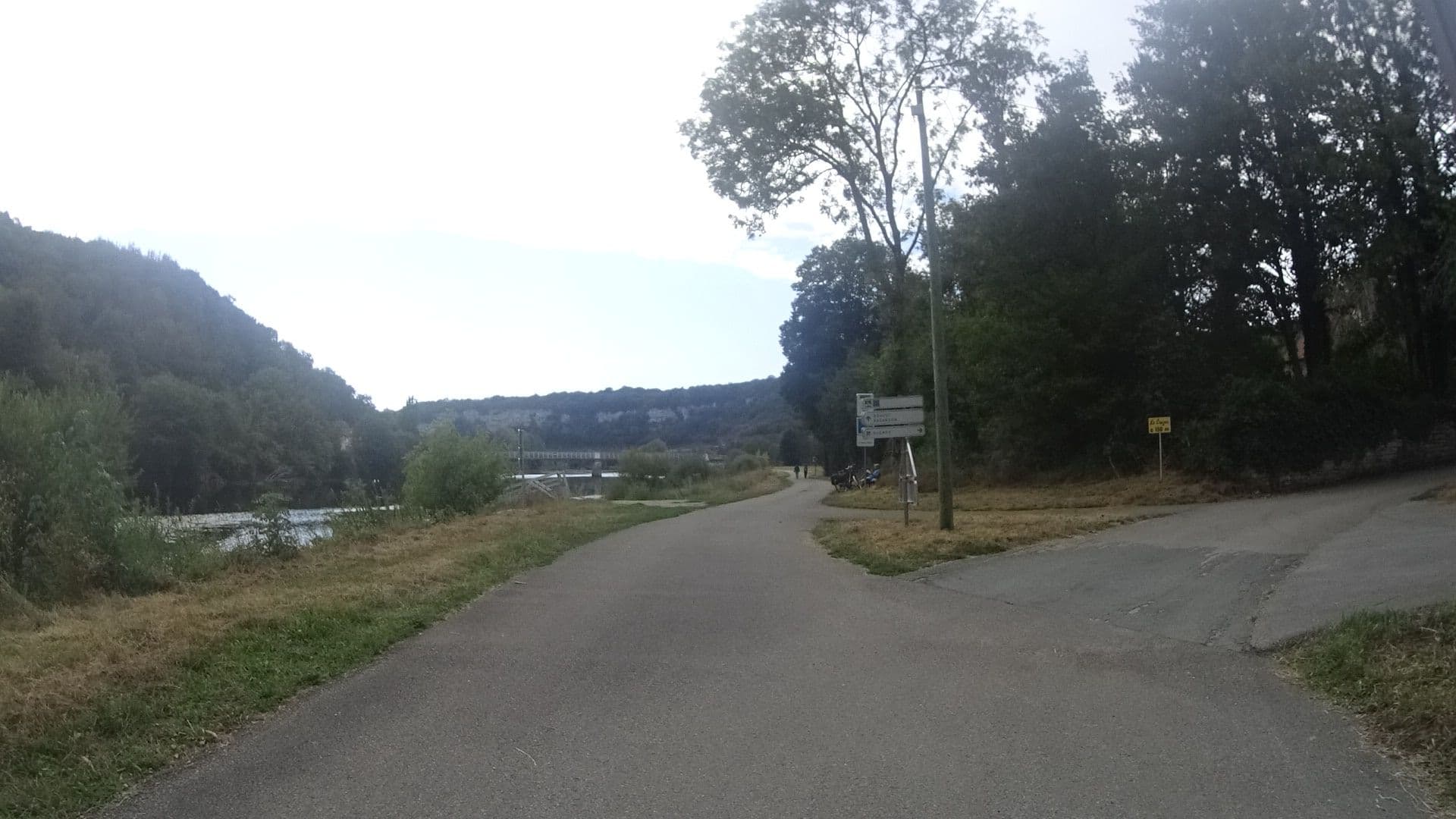 Street view near Aire de stationnement Ougney-Douvot., Roulans — © ramap (CC BY-SA · Mapillary)