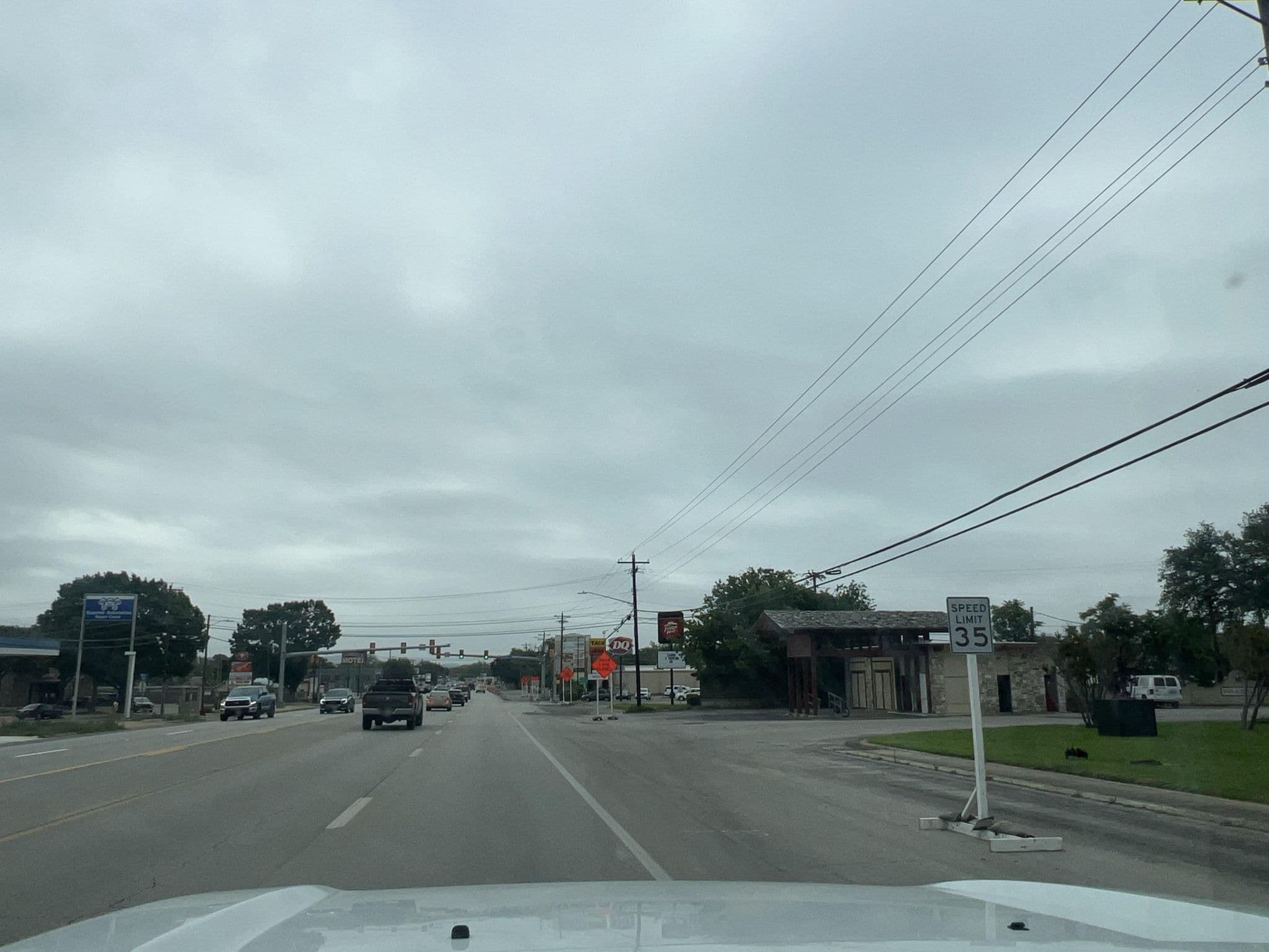 Street view near Alpine Lodge Restaurant, Kerrville — © Texasmapper957 (CC BY-SA · Mapillary)