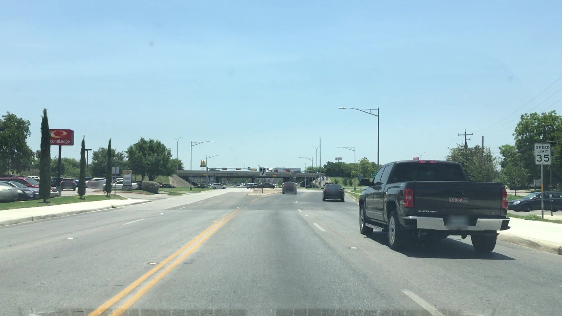 Street view near Choice Hotels, Redwood — © lvl5 (CC BY-SA · Mapillary)