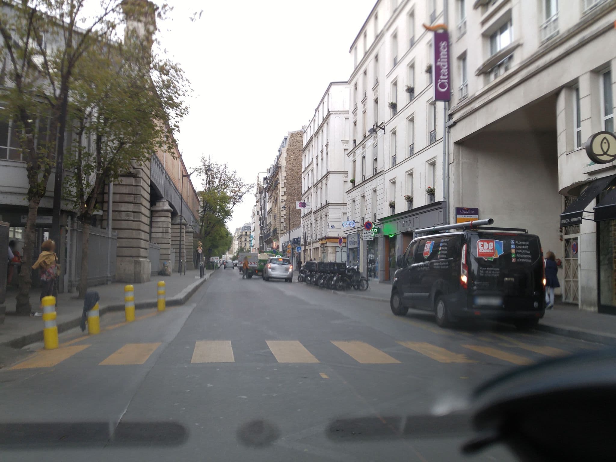 Street view near Citadines, Paris 15 Vaugirard — © po_gregoire (CC BY-SA · Mapillary)