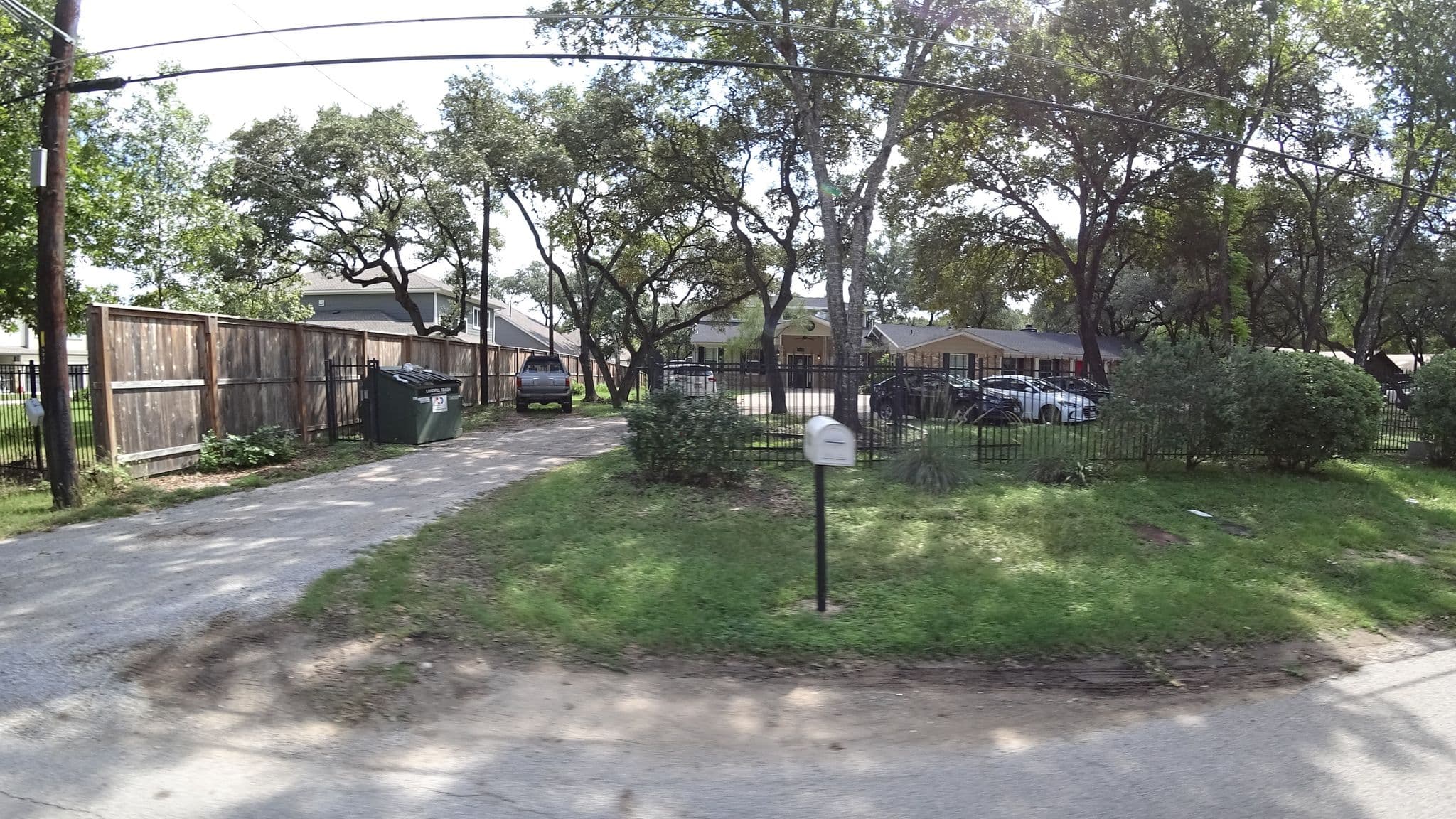 Street view near Albert Oaks, Shady Hollow — © mly_la (CC BY-SA · Mapillary)