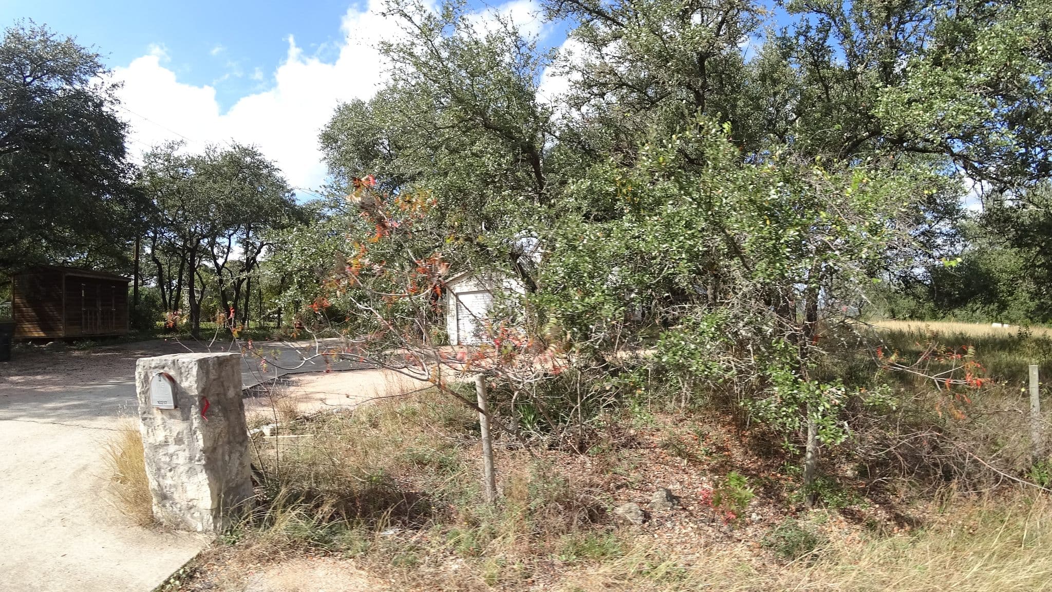 Street view near Rawhide Inn, Bee Cave — © mly_aus04 (CC BY-SA · Mapillary)