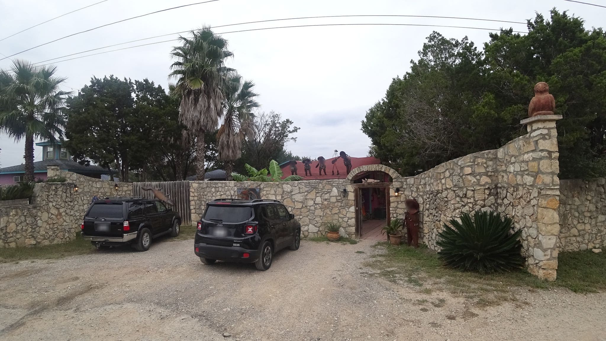 Street view near Lost Parrot Cabins, Hudson Bend — © mly_aus04 (CC BY-SA · Mapillary)