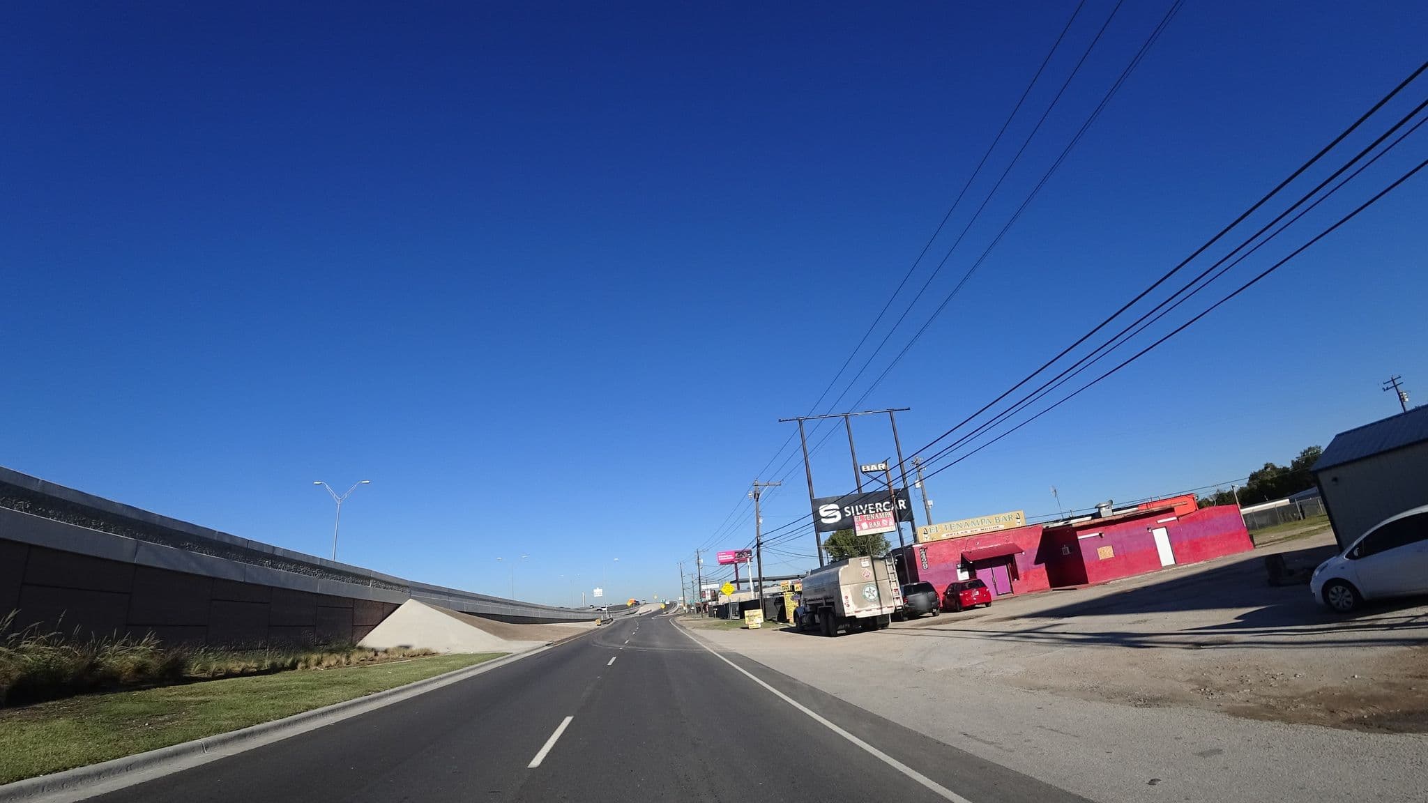 Street view near Capitol Garden Inn, Hornsby Bend — © mly_aus01 (CC BY-SA · Mapillary)
