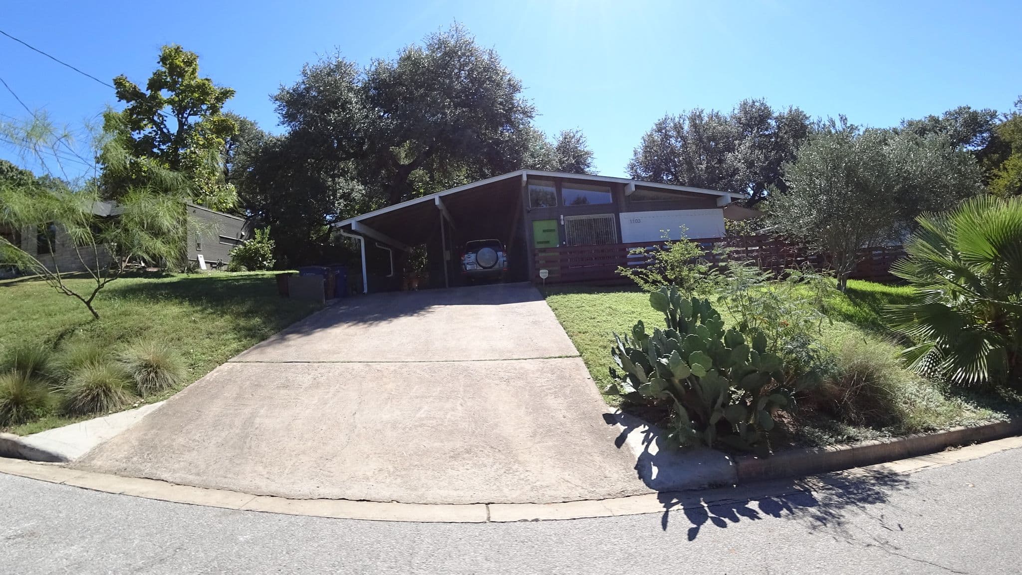 Street view near The Yellow Door, Austin — © mly_aus01 (CC BY-SA · Mapillary)