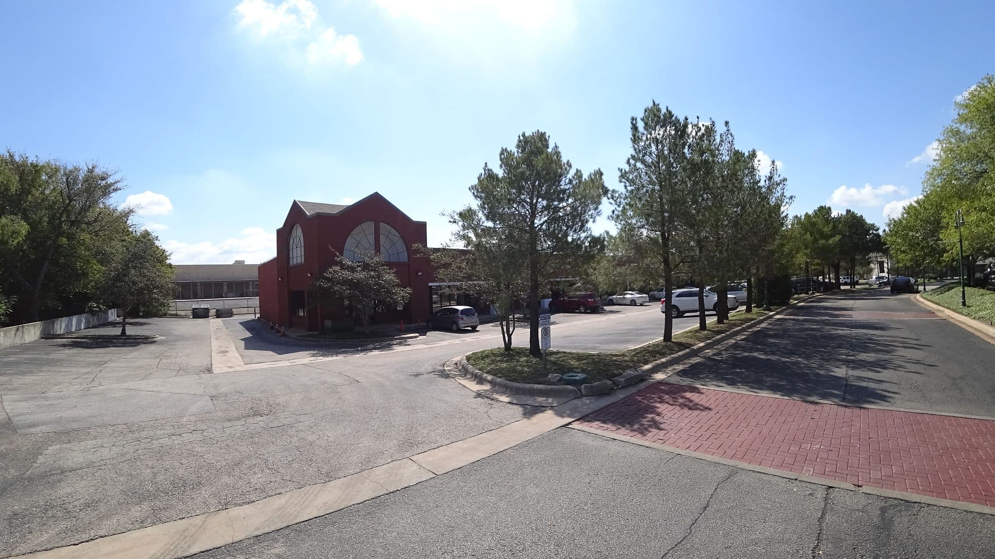 Street view near Habitat Suites Bar, University of Texas — © mly_aus04 (CC BY-SA · Mapillary)