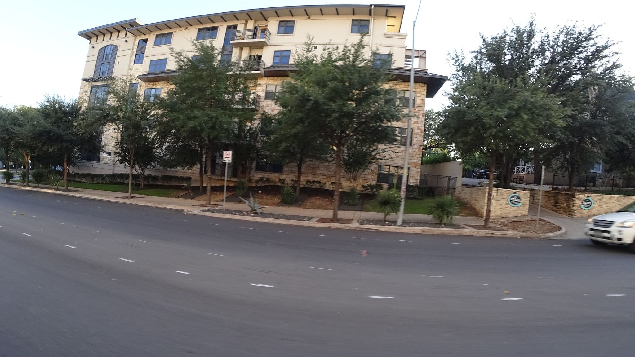 Street view near Austin's Inn at Pearl Street, University of Texas — © mly_aus01 (CC BY-SA · Mapillary)